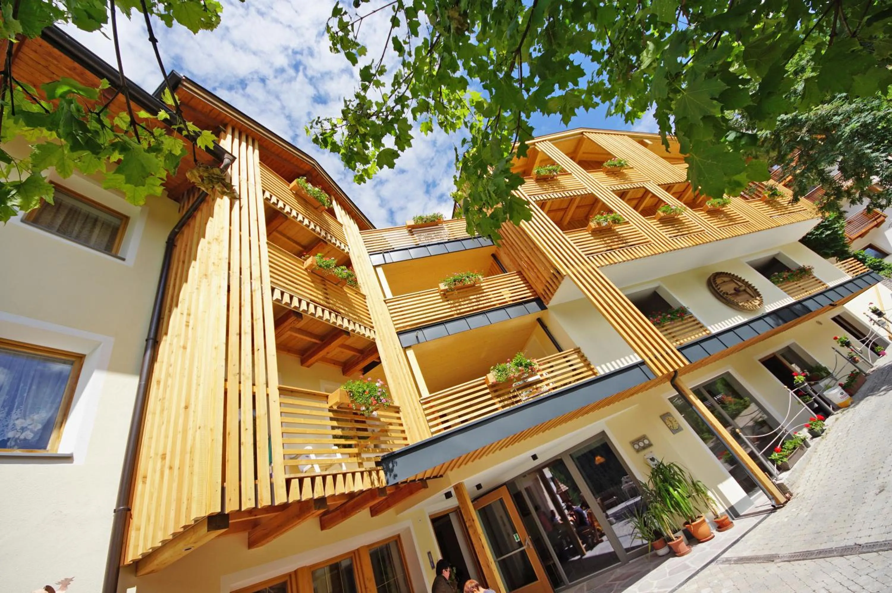 Facade/entrance in La Palsa