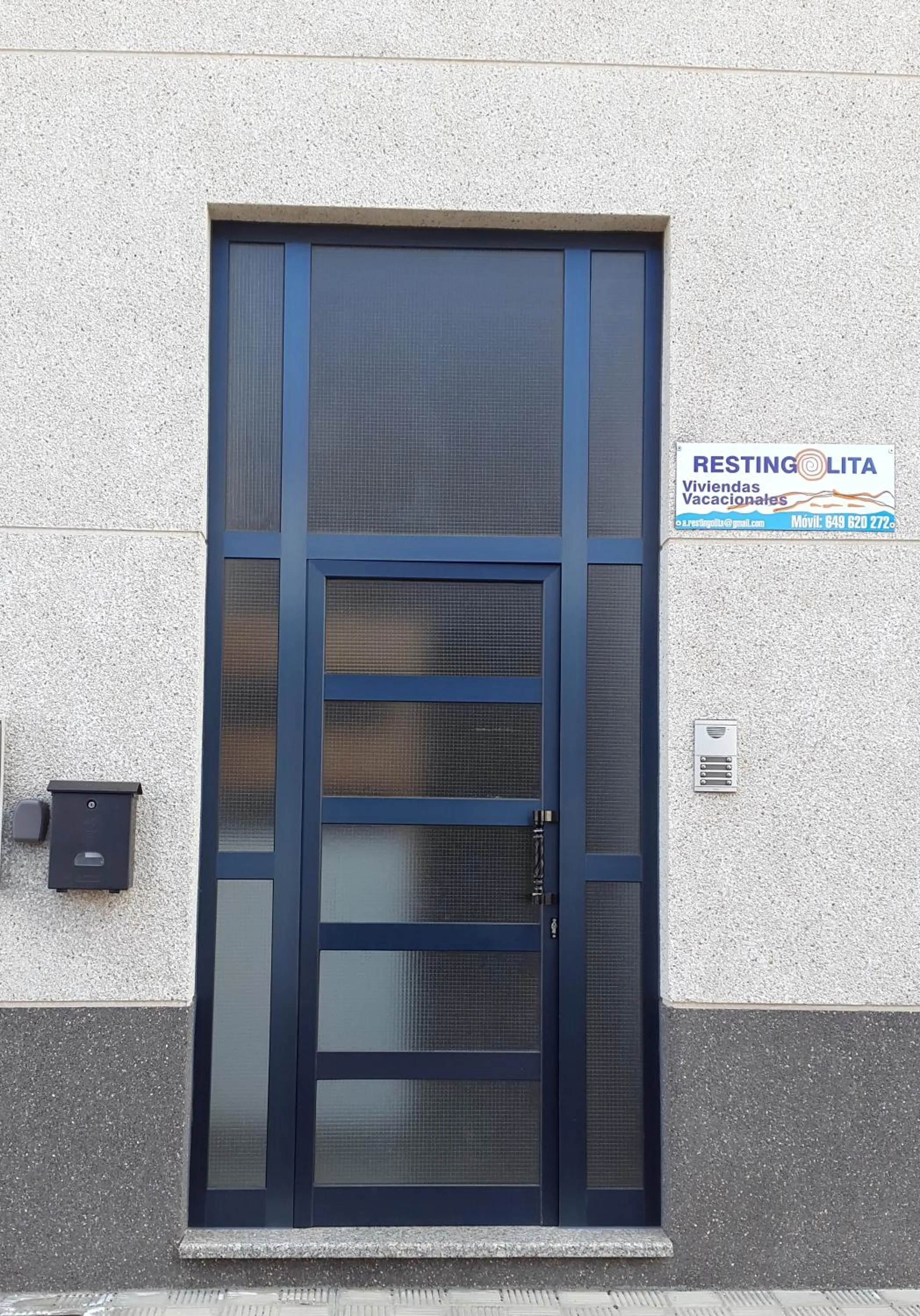 Facade/entrance in Restingolita