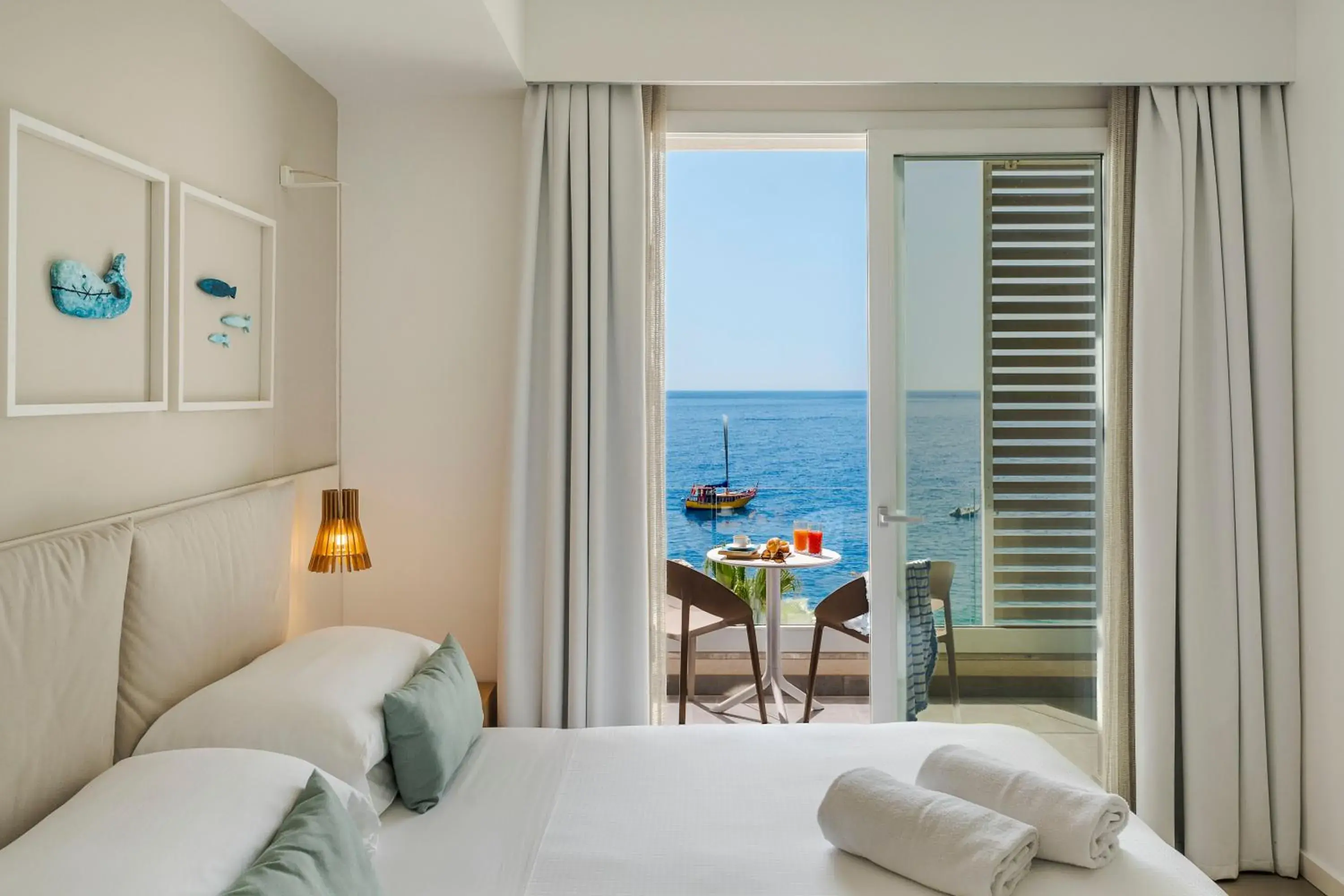 Bed in Albatros Beach Hotel Bed in Albatros Beach Hotel