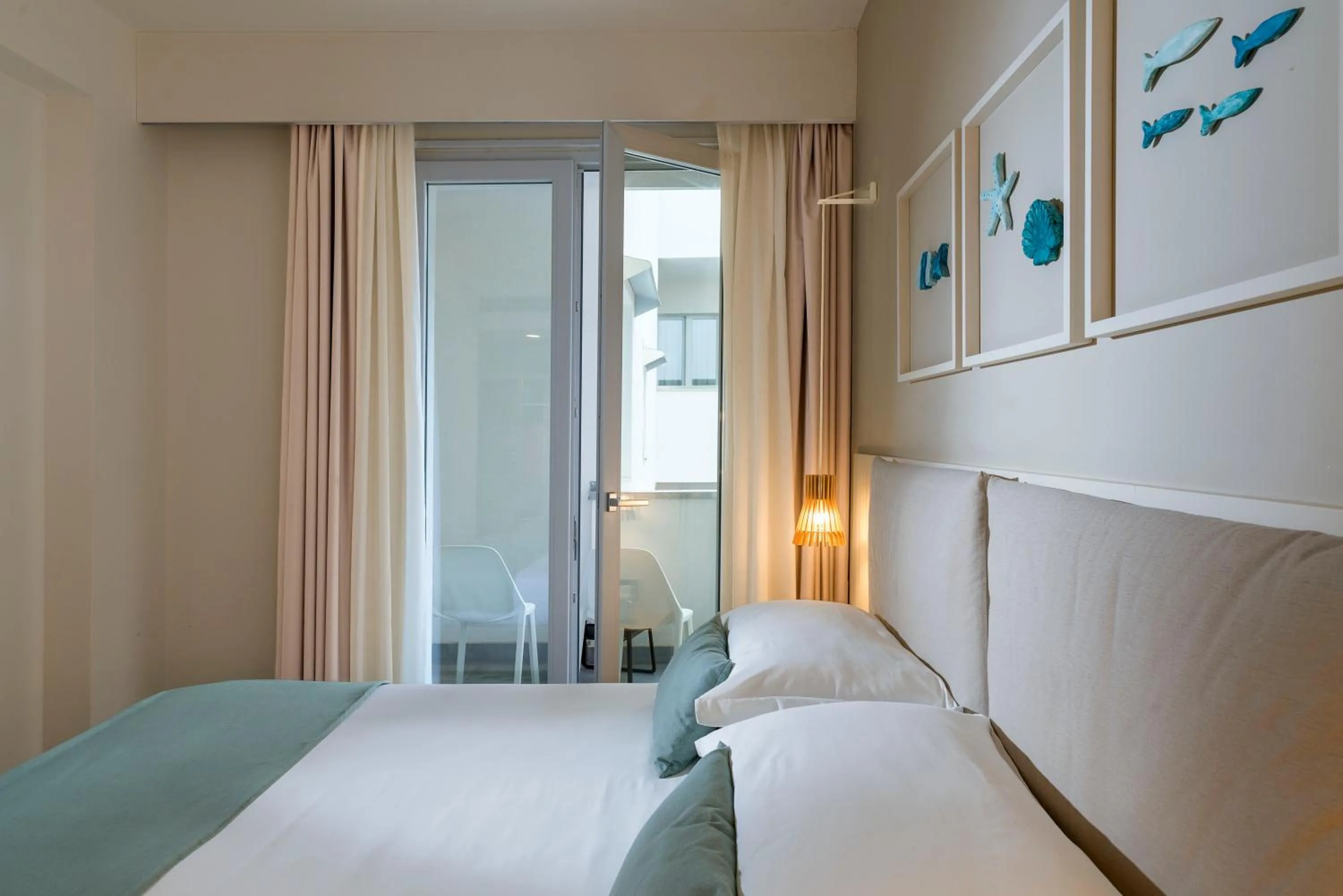 Bedroom, Bed in Albatros Beach Hotel