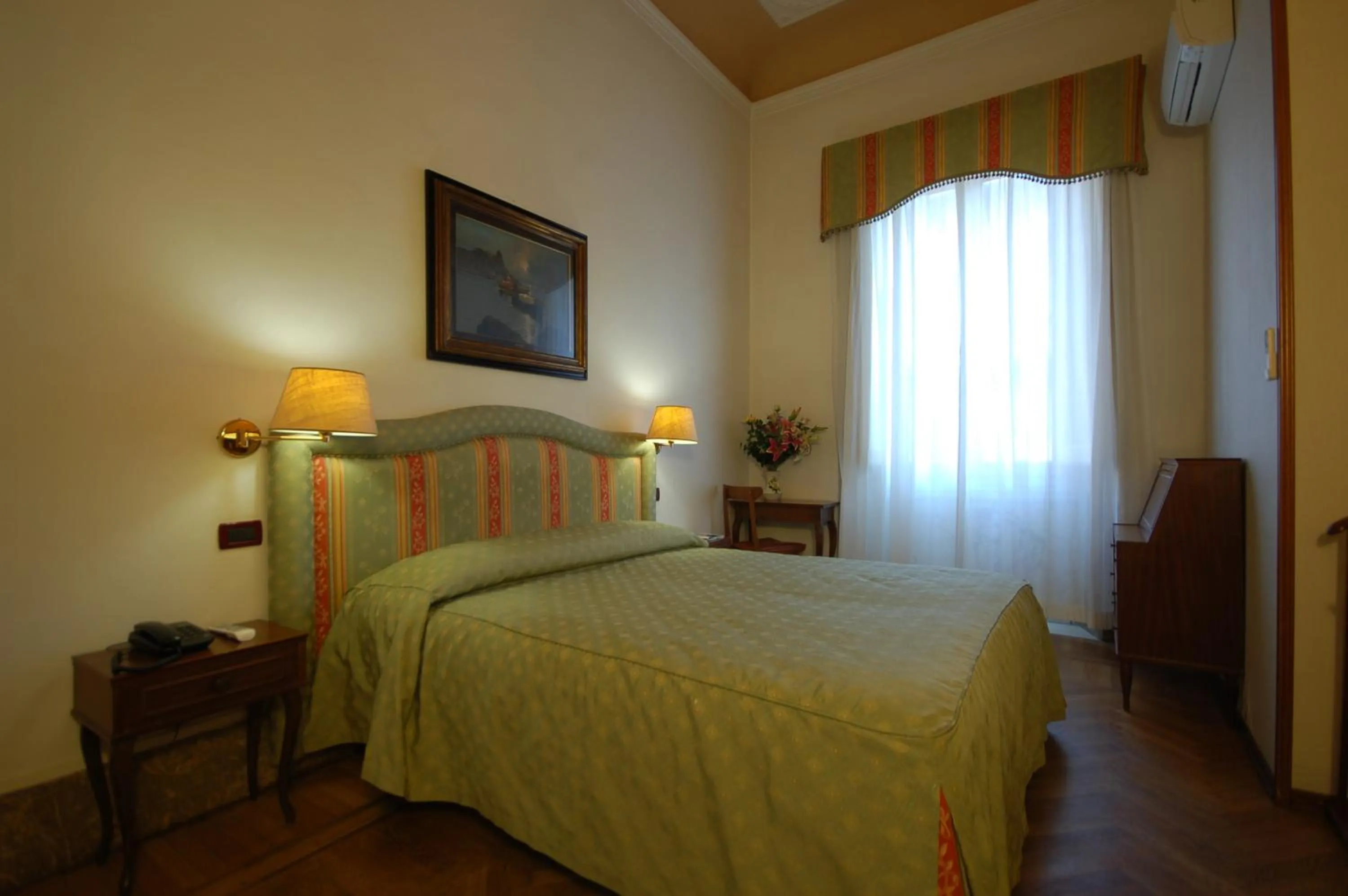 Bedroom, Bed in Hotel Ely