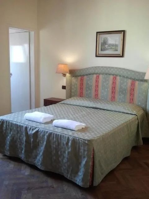 Bedroom, Bed in Hotel Ely