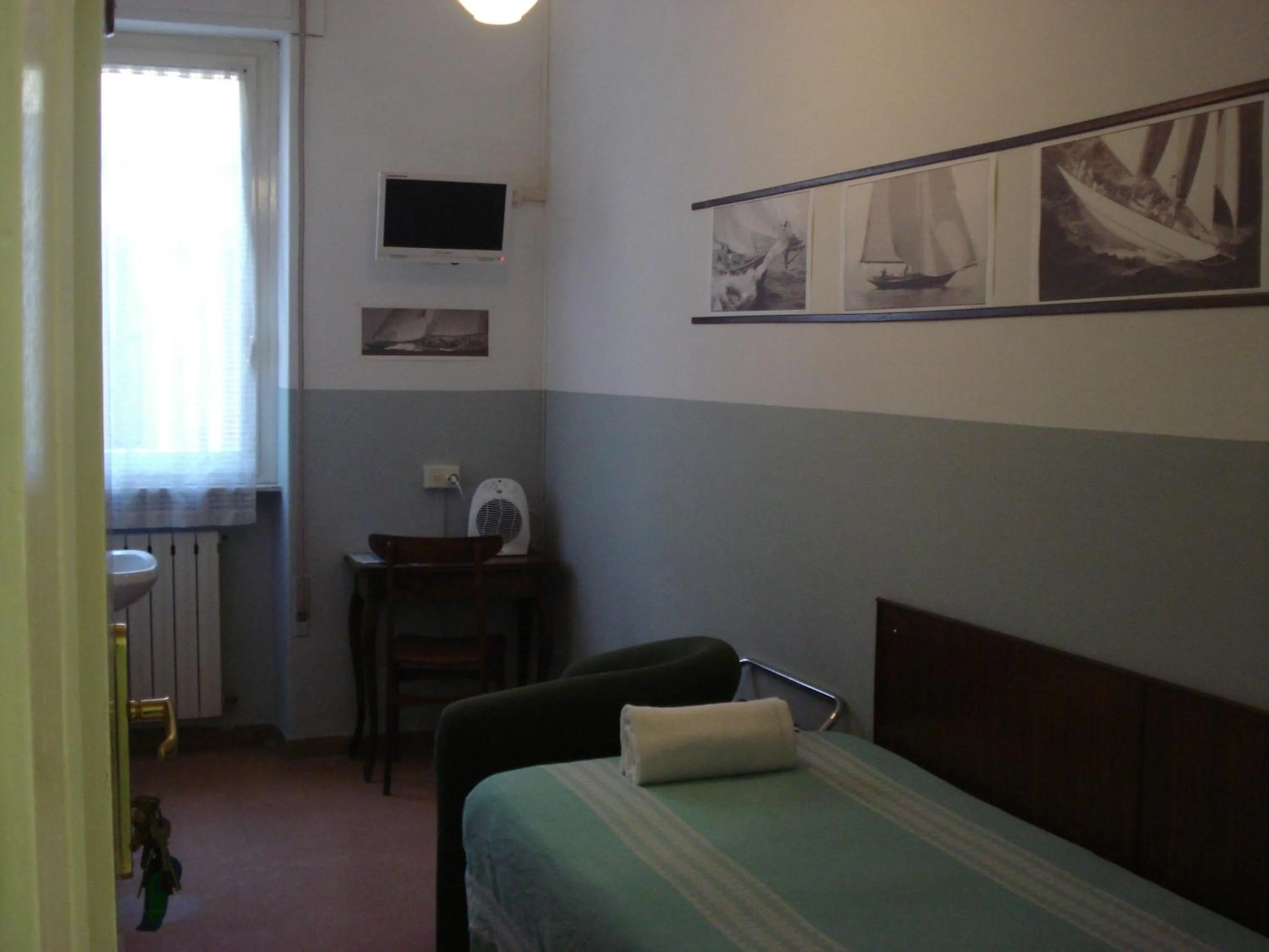 Bedroom, Bed in Hotel Ely