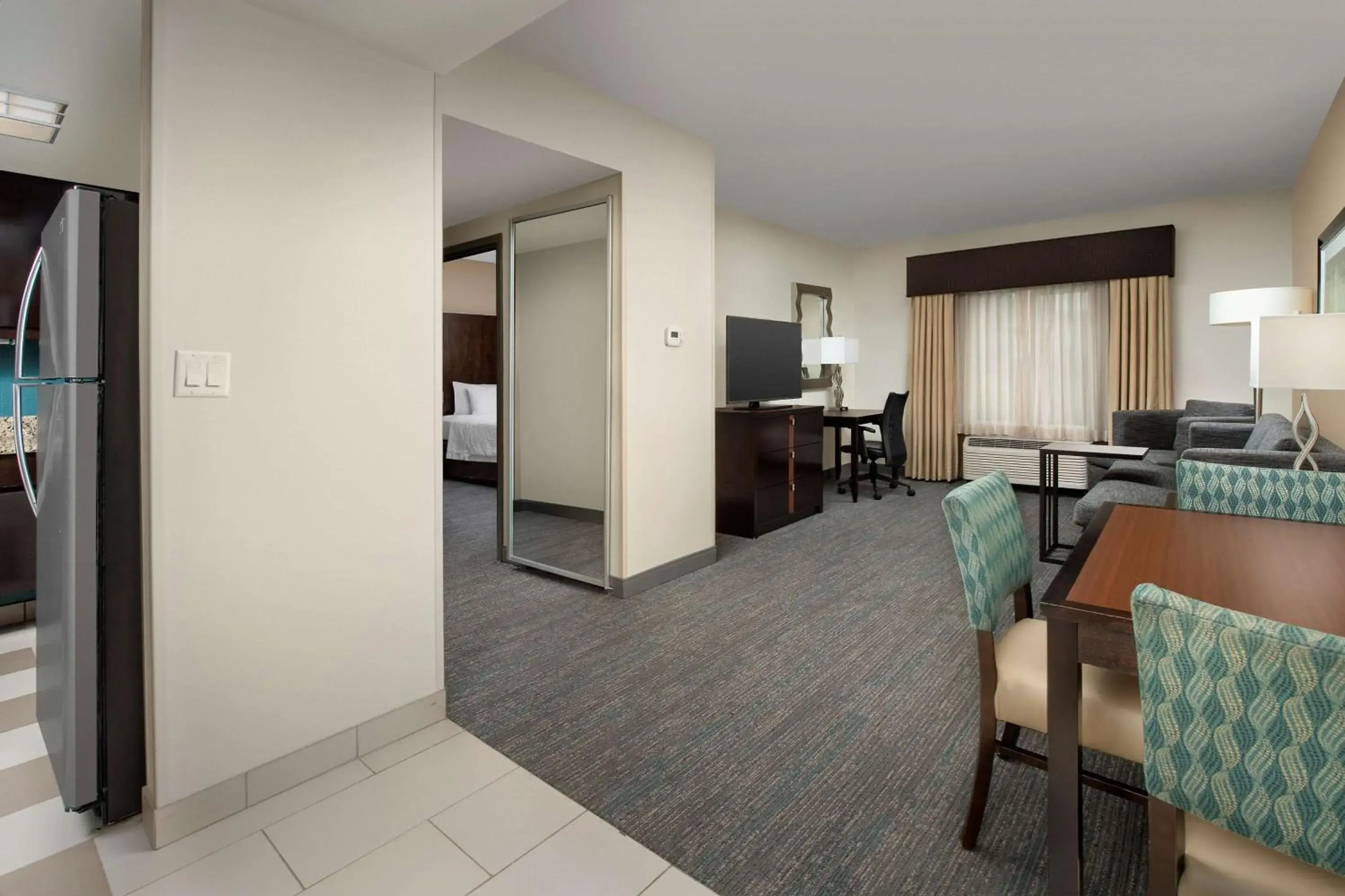 Bedroom, Bed in Hampton Inn & Suites Alpharetta-Windward Bedroom, Bed in Hampton Inn & Suites Alpharetta-Windward