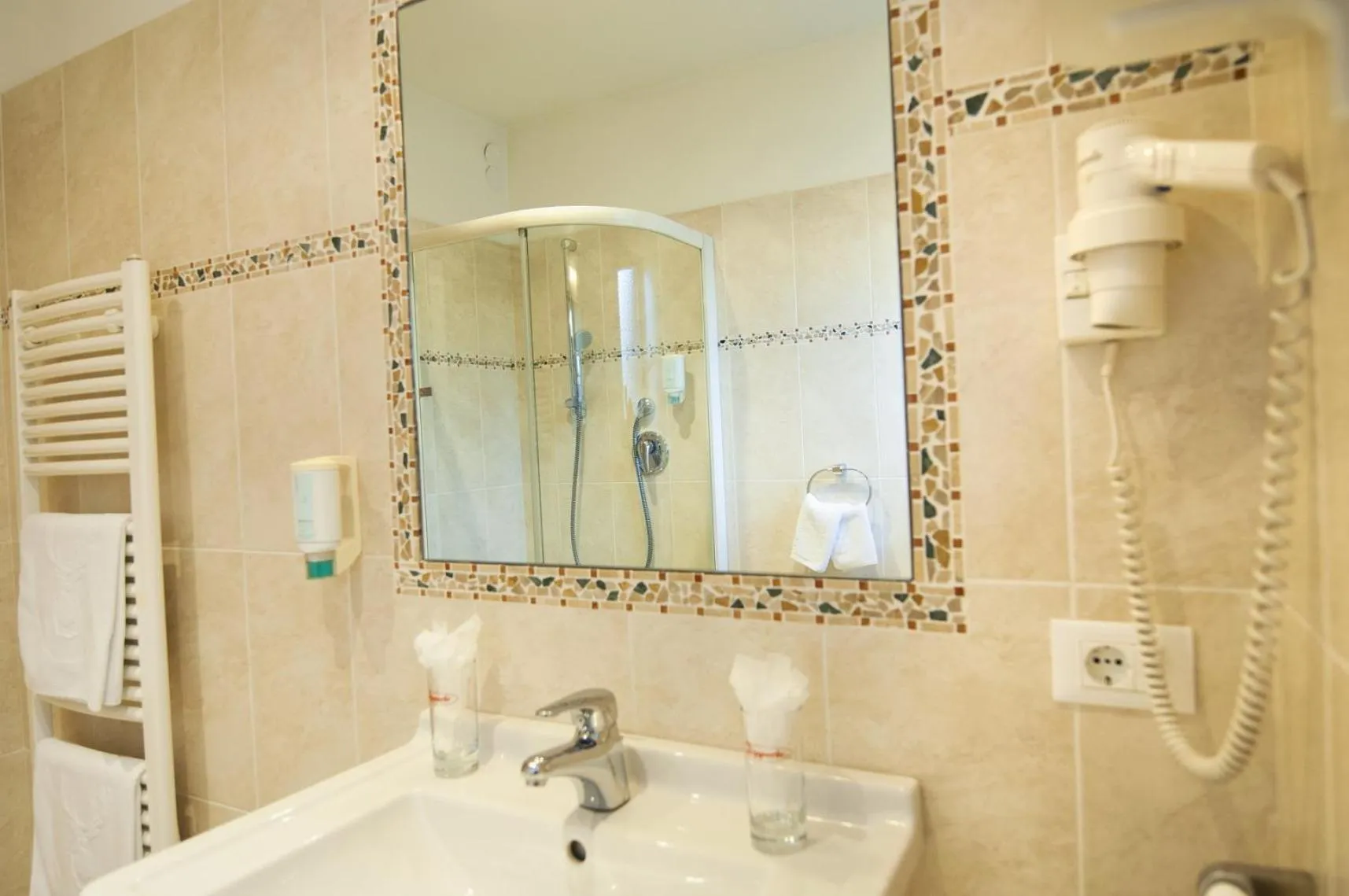 Bathroom in Albergo al Cervo - Gasthof zum Hirschen