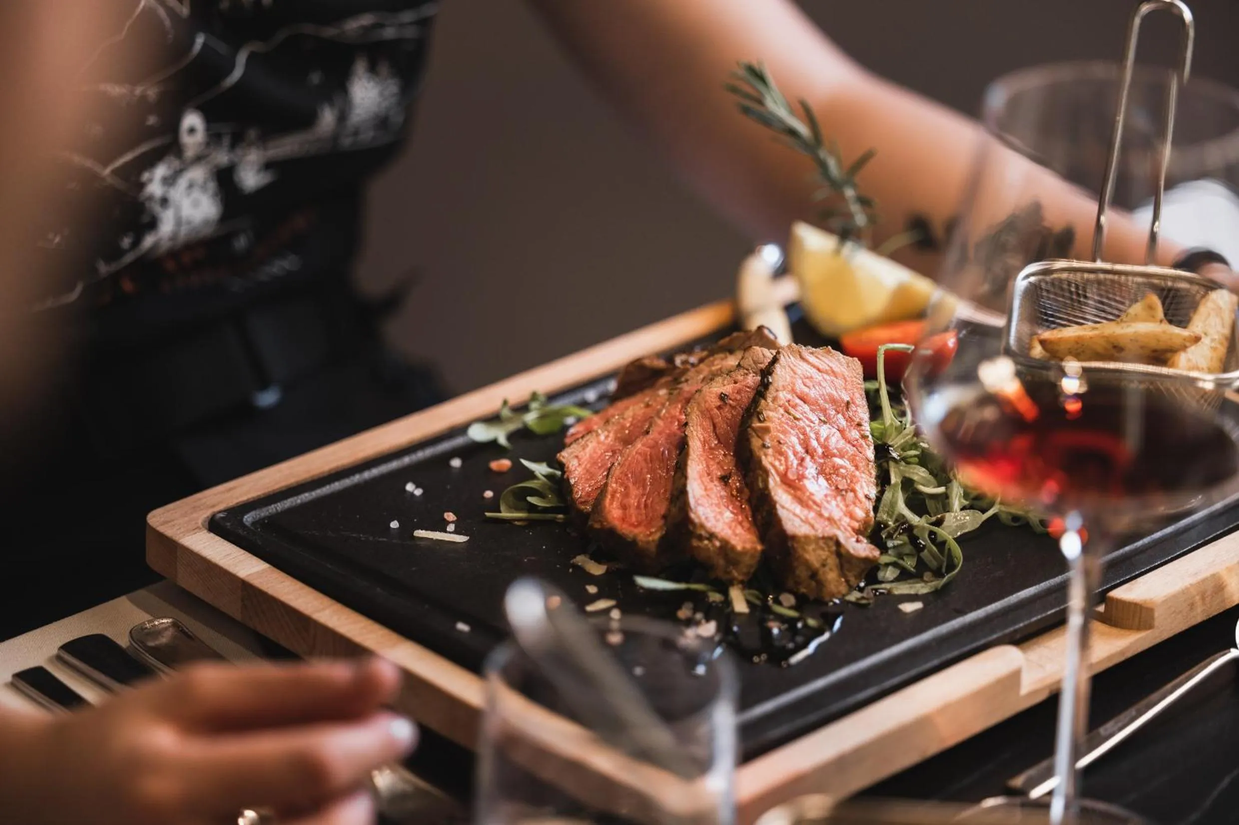 Restaurant/places to eat in Das Mondschein