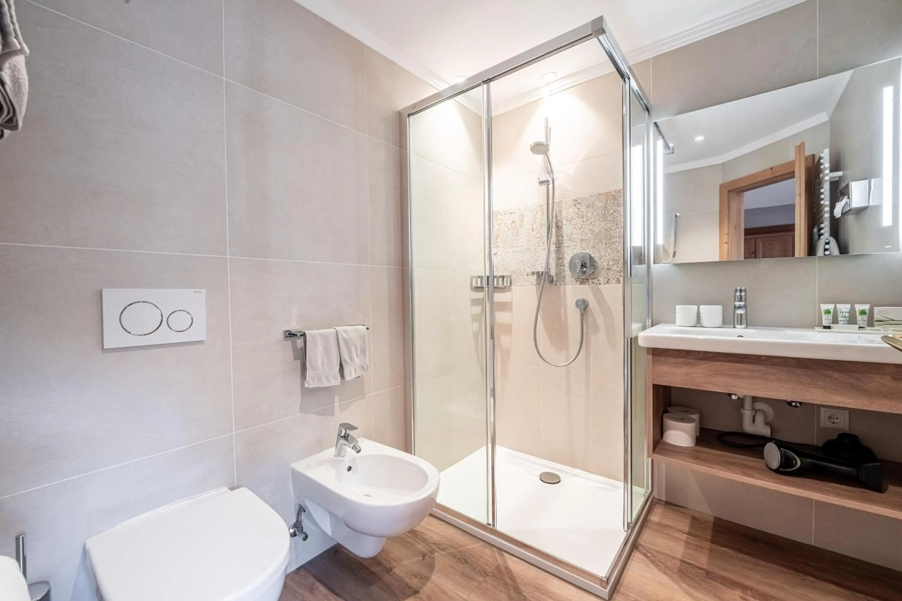 Shower in Garni la Bercia