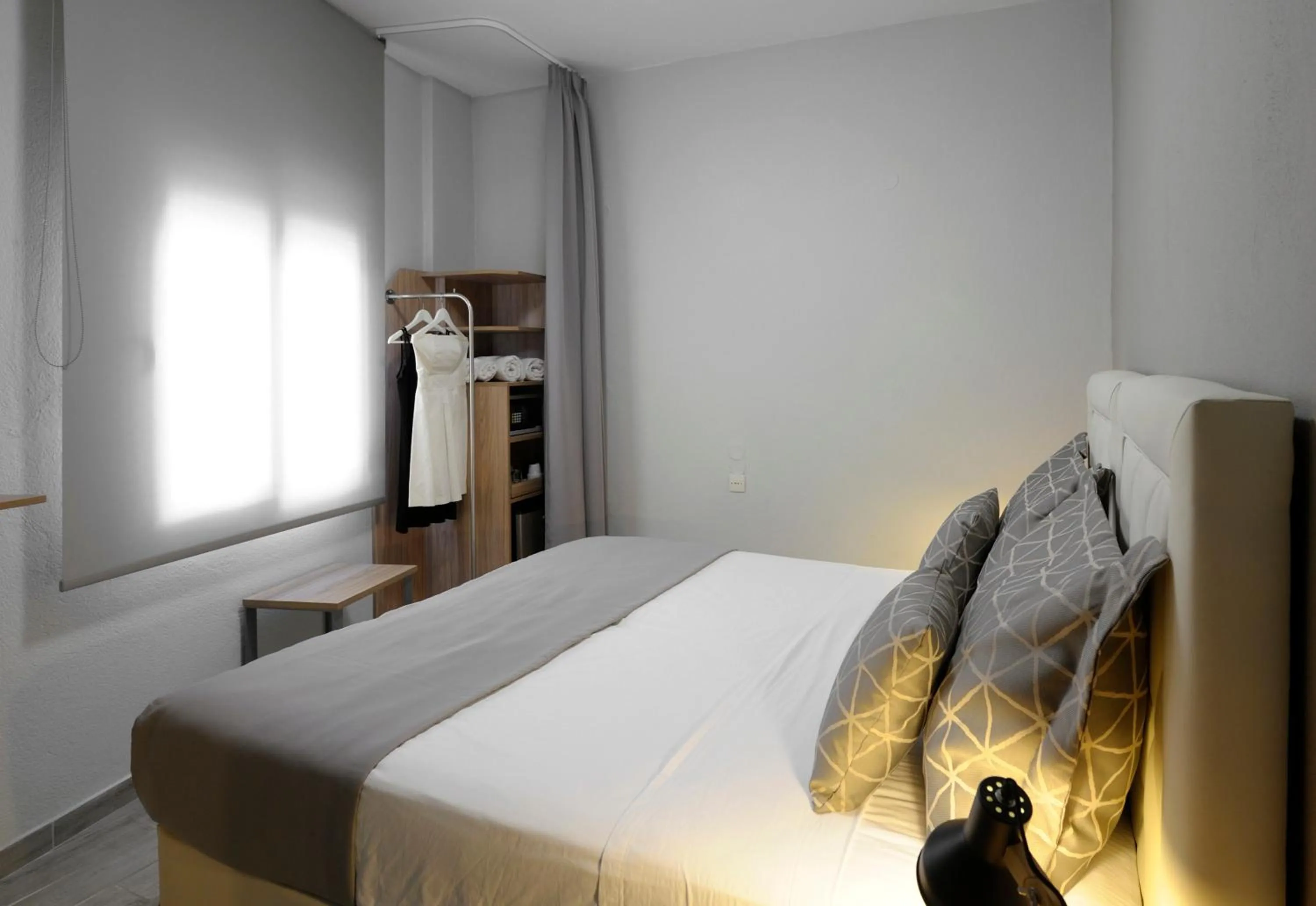 Bedroom, Bed in Skianthion