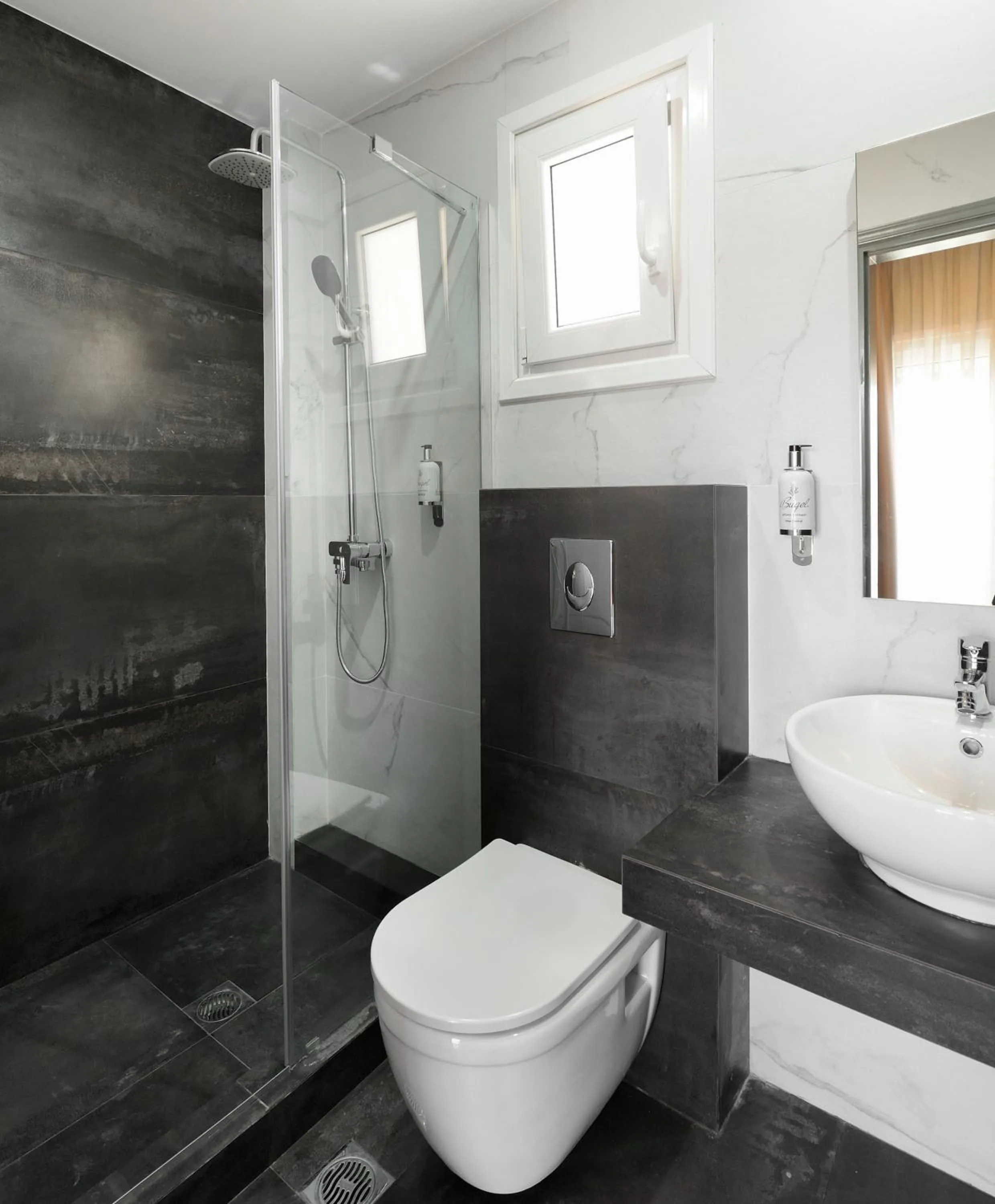 Bathroom in Skianthion