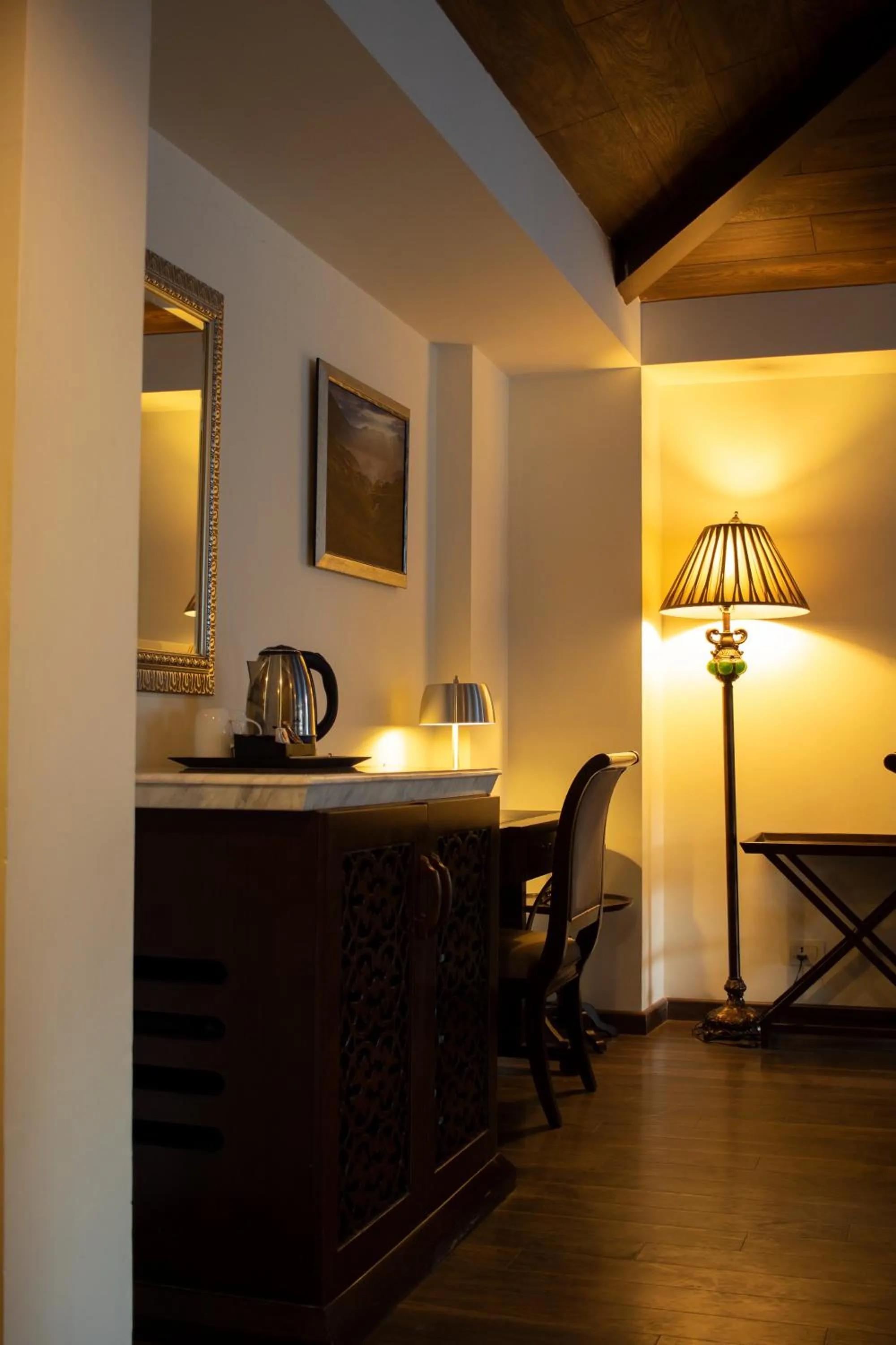 hair dresser in Rock Manali by Vivaan