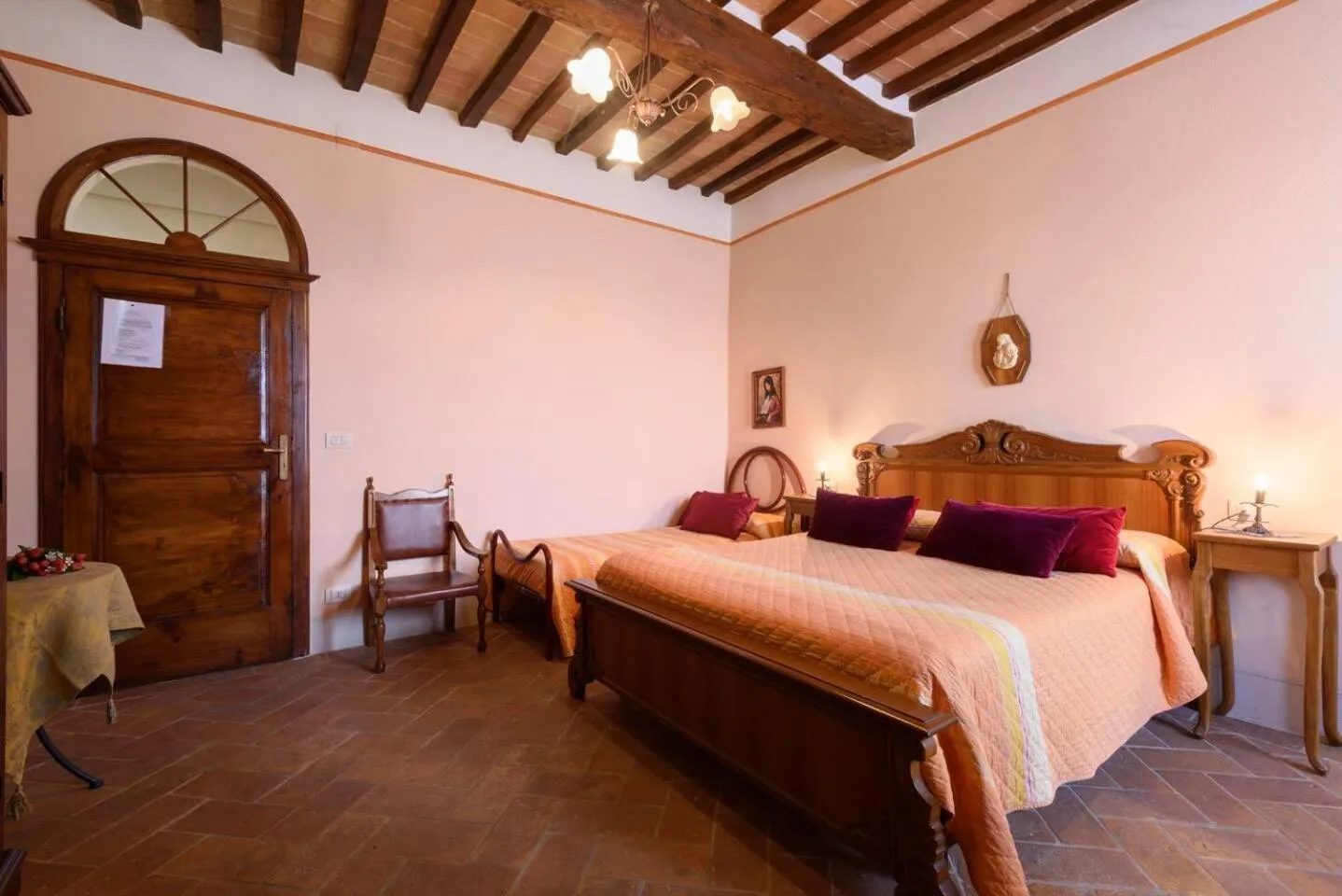 Bedroom, Bed in ROSSELLINO®