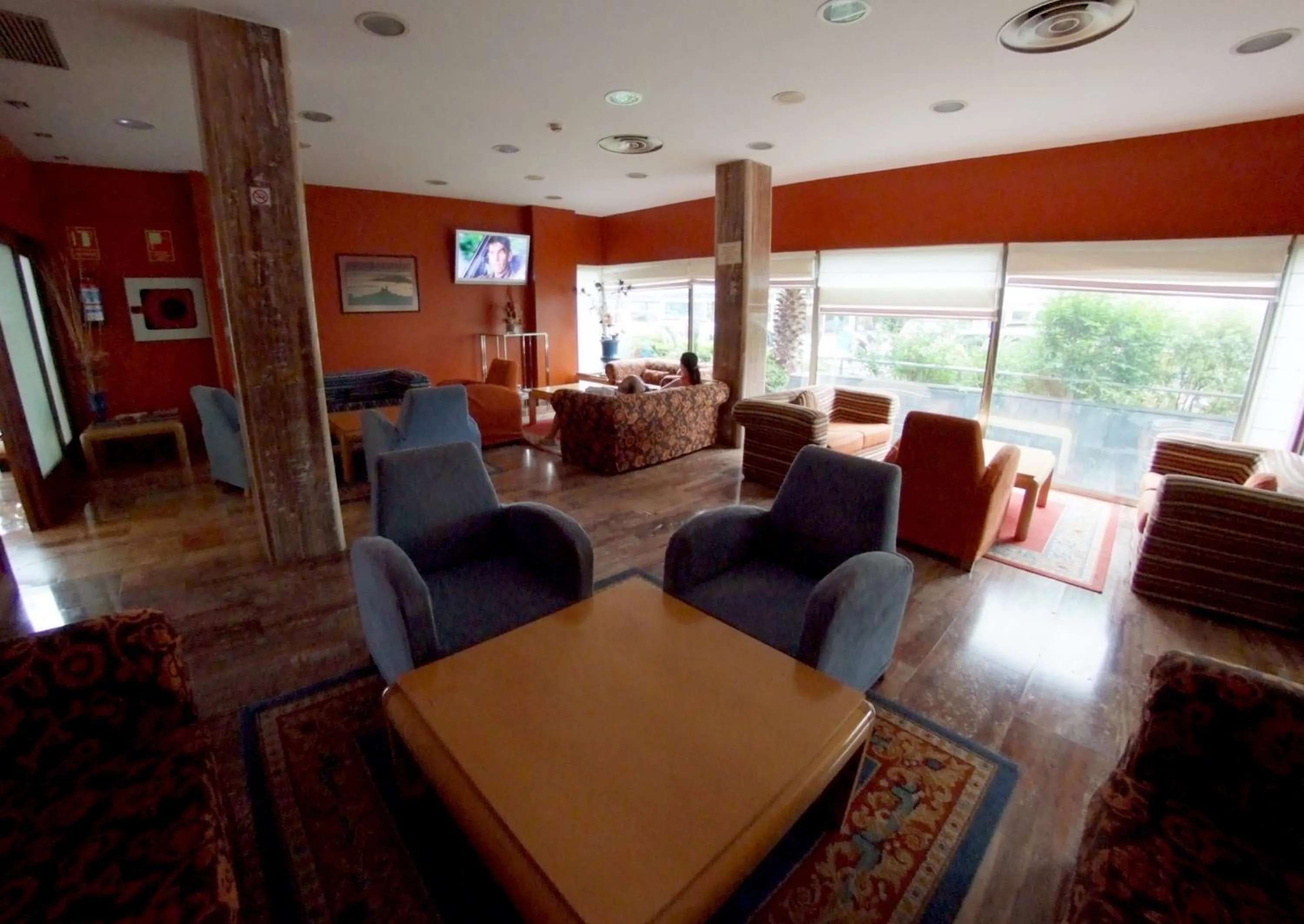 Seating area in Hotel Estrella Norte
