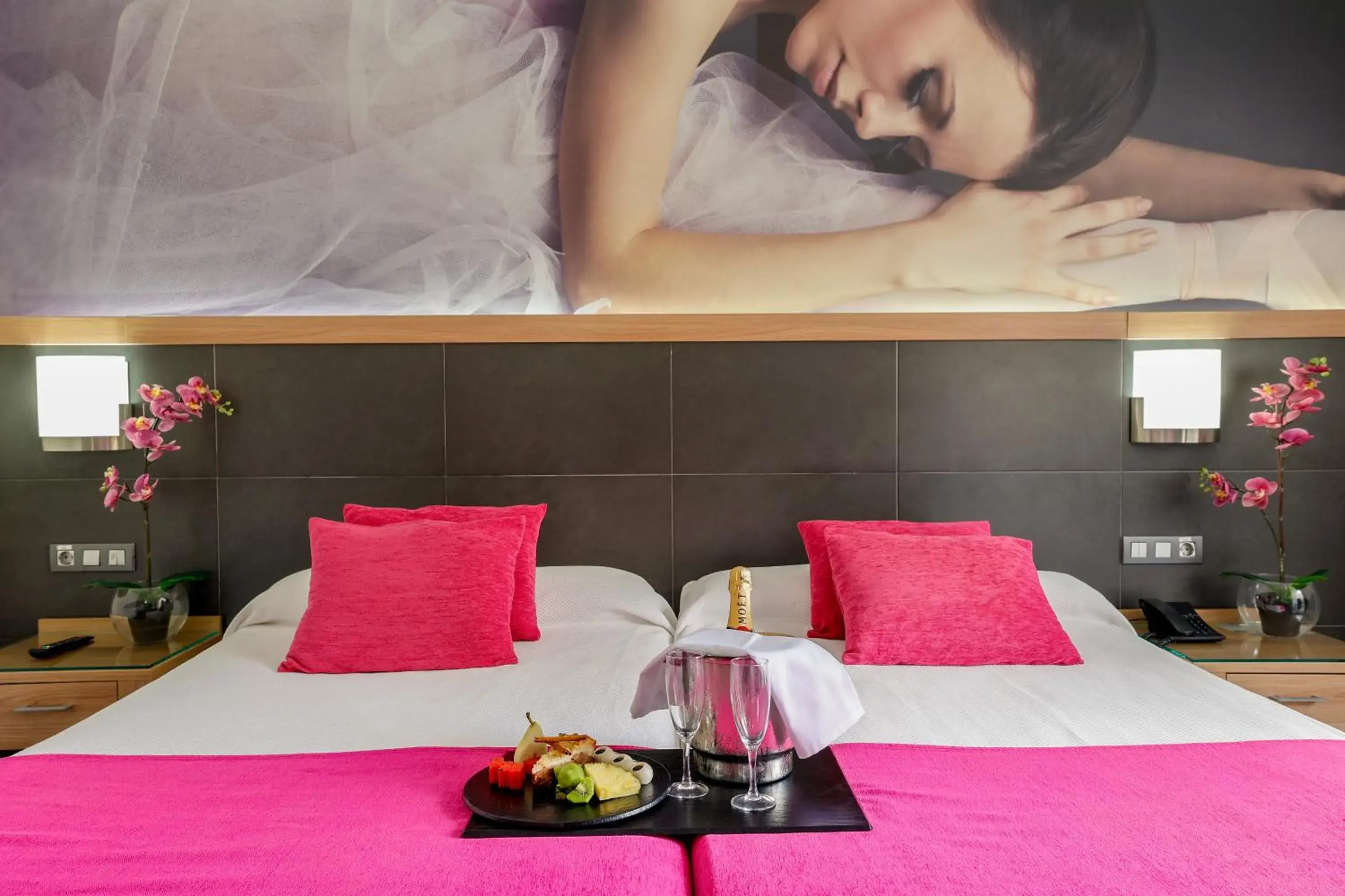 Photo of the whole room, Bed in Flash Hotel Benidorm - Recommended Adults Only 4 Sup Photo of the whole room, Bed in Flash Hotel Benidorm - Recommended Adults Only 4 Sup