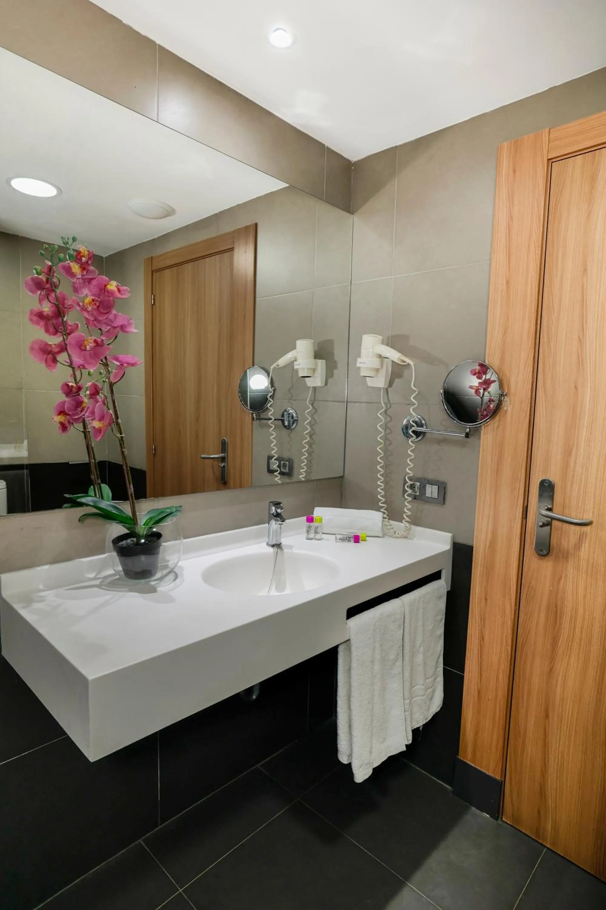 Bathroom in Flash Hotel Benidorm - Recommended Adults Only 4 Sup