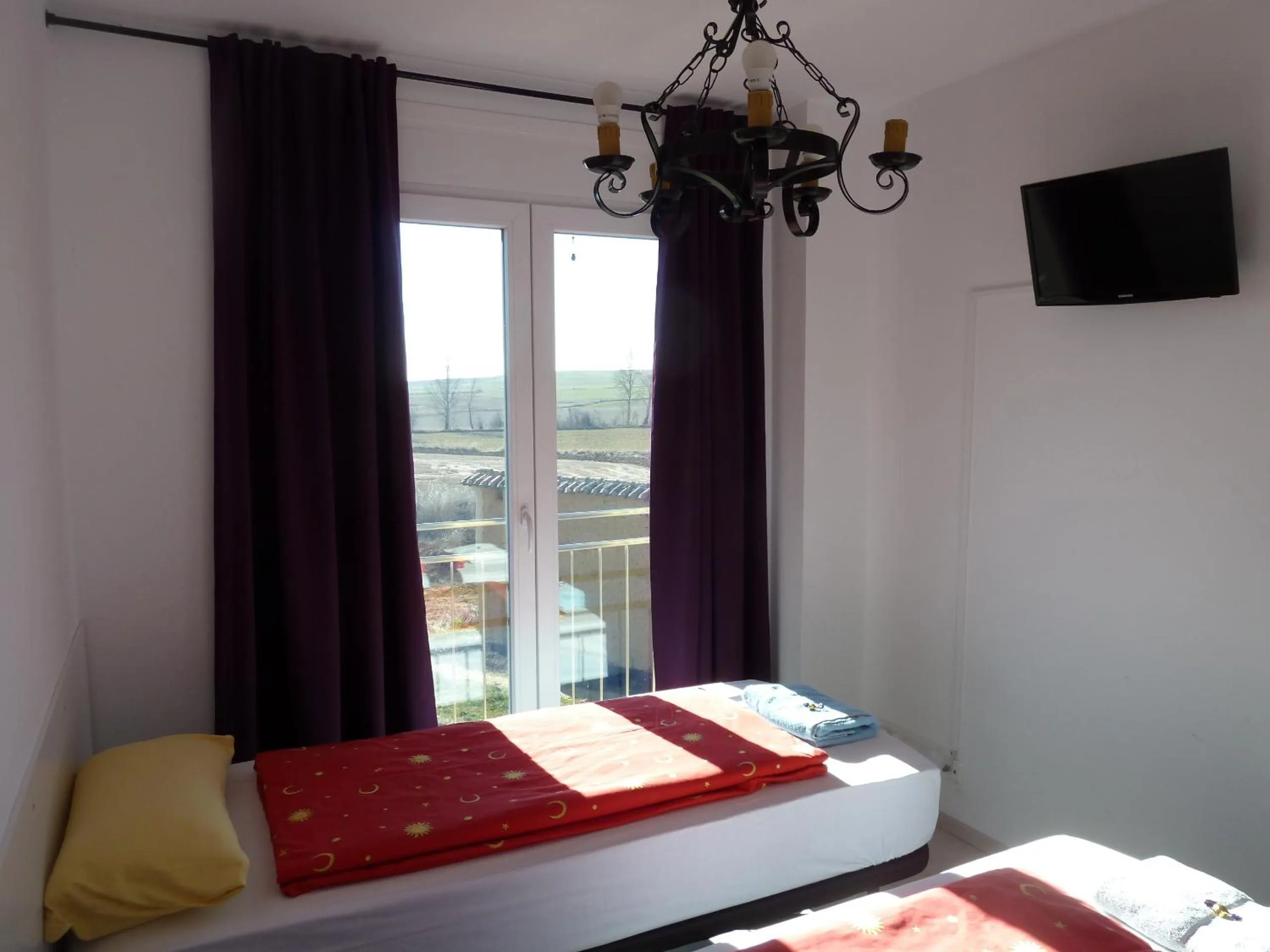 Bed in Hostal Moratinos