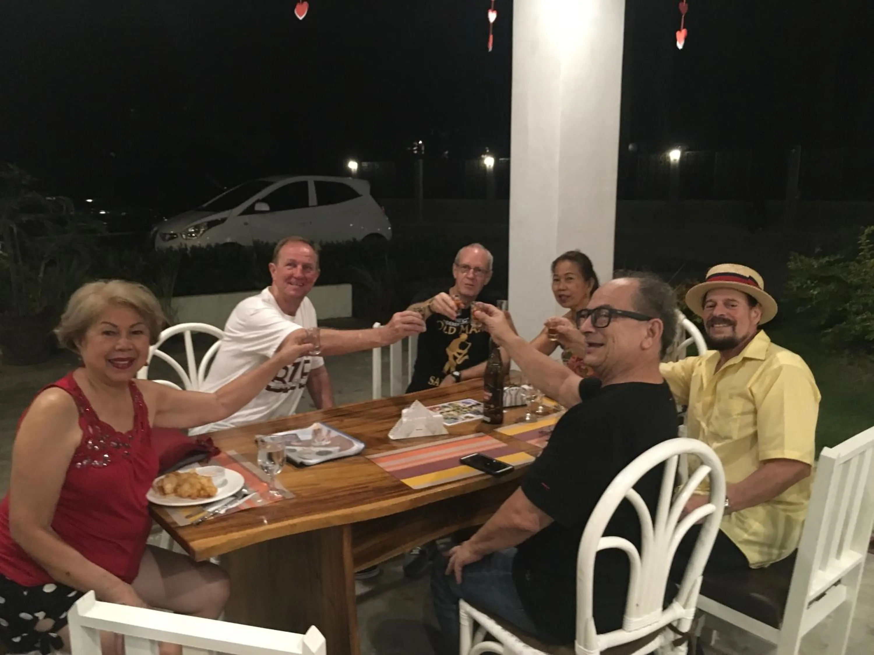 Restaurant/places to eat in 1888 Beach Resort