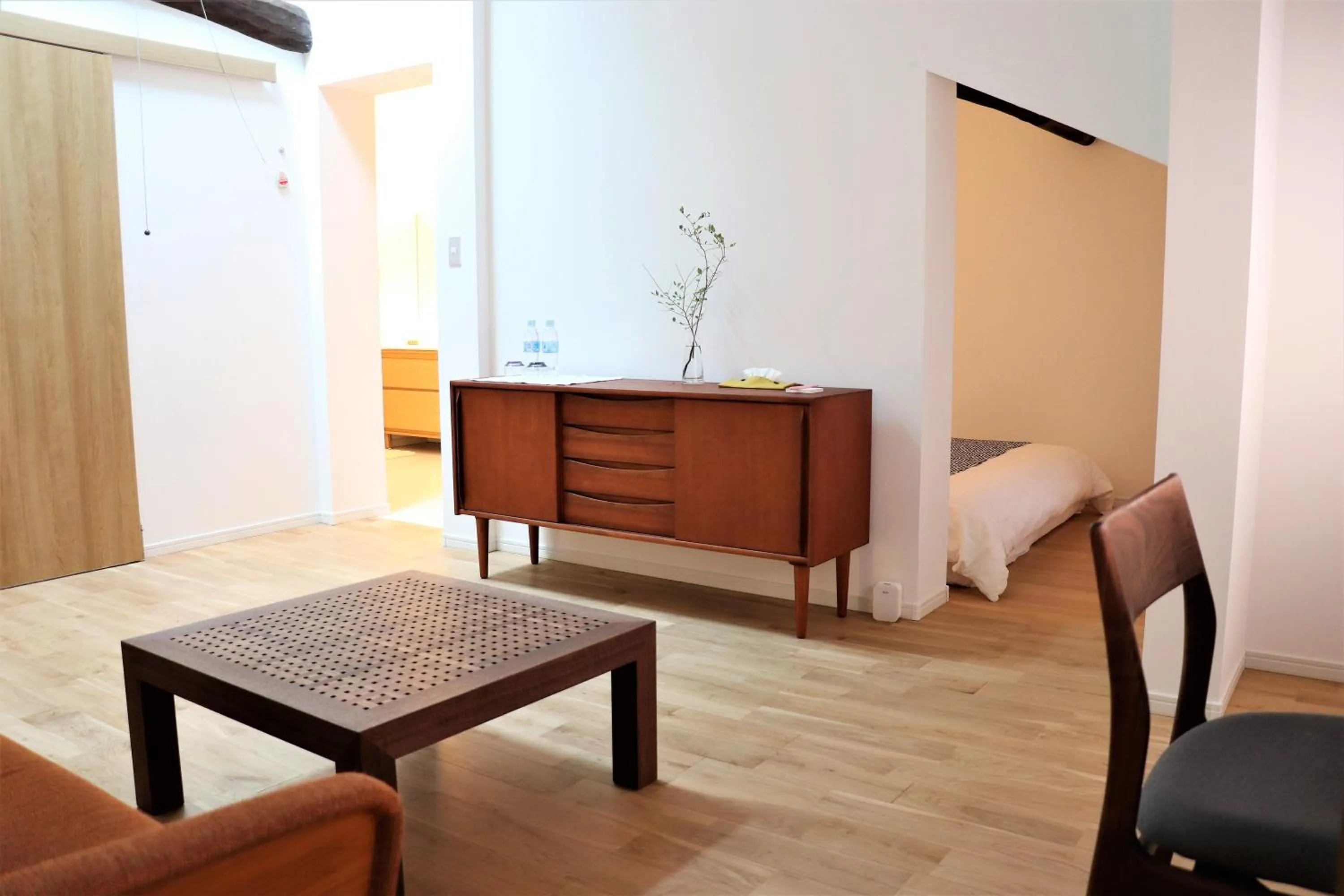 Living room, Bed in Auberge AZABU