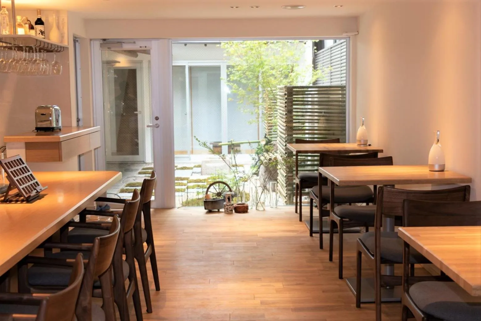 Restaurant/places to eat in Auberge AZABU