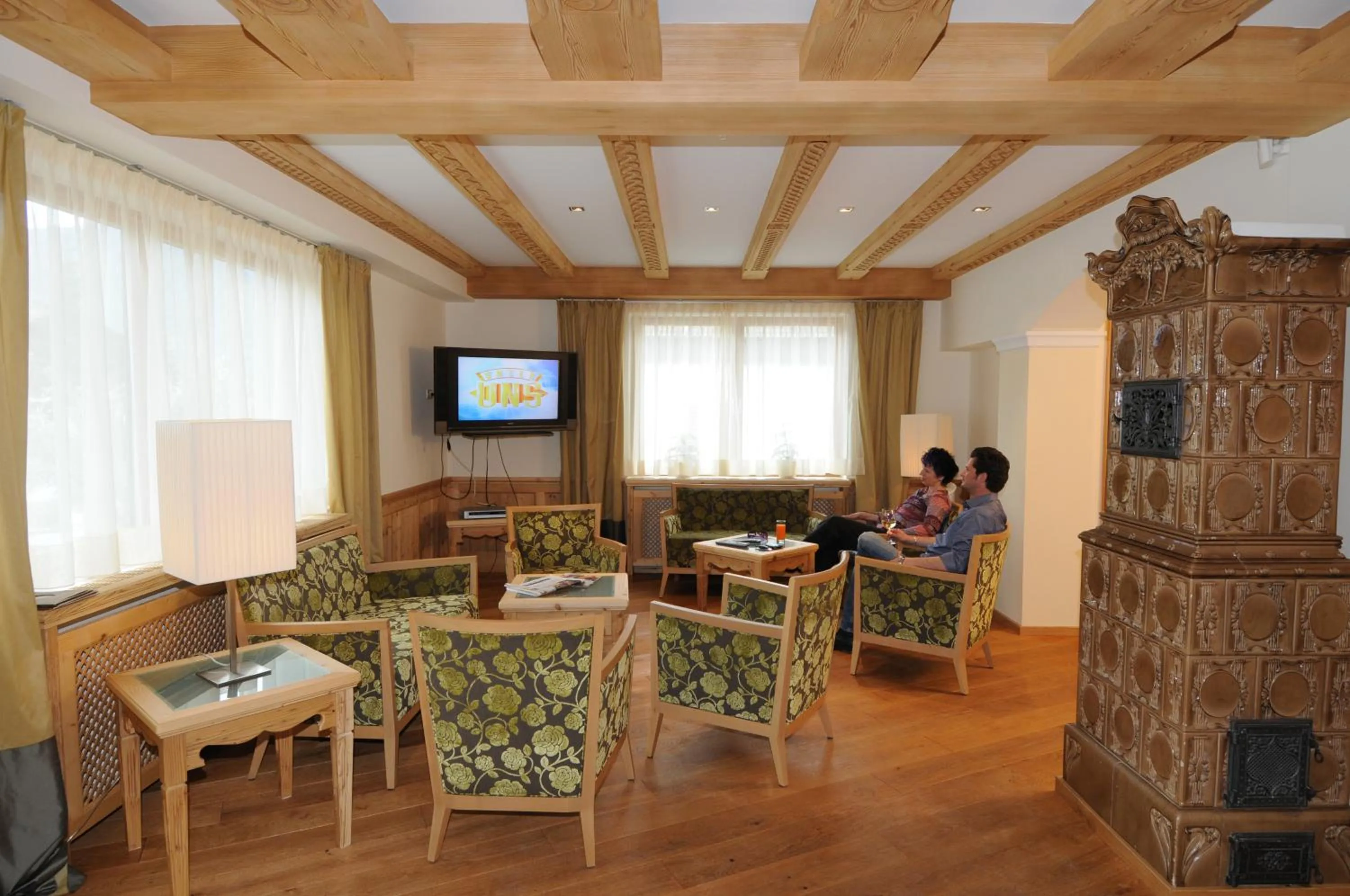 Communal lounge/ TV room in Hotel Stamserhof
