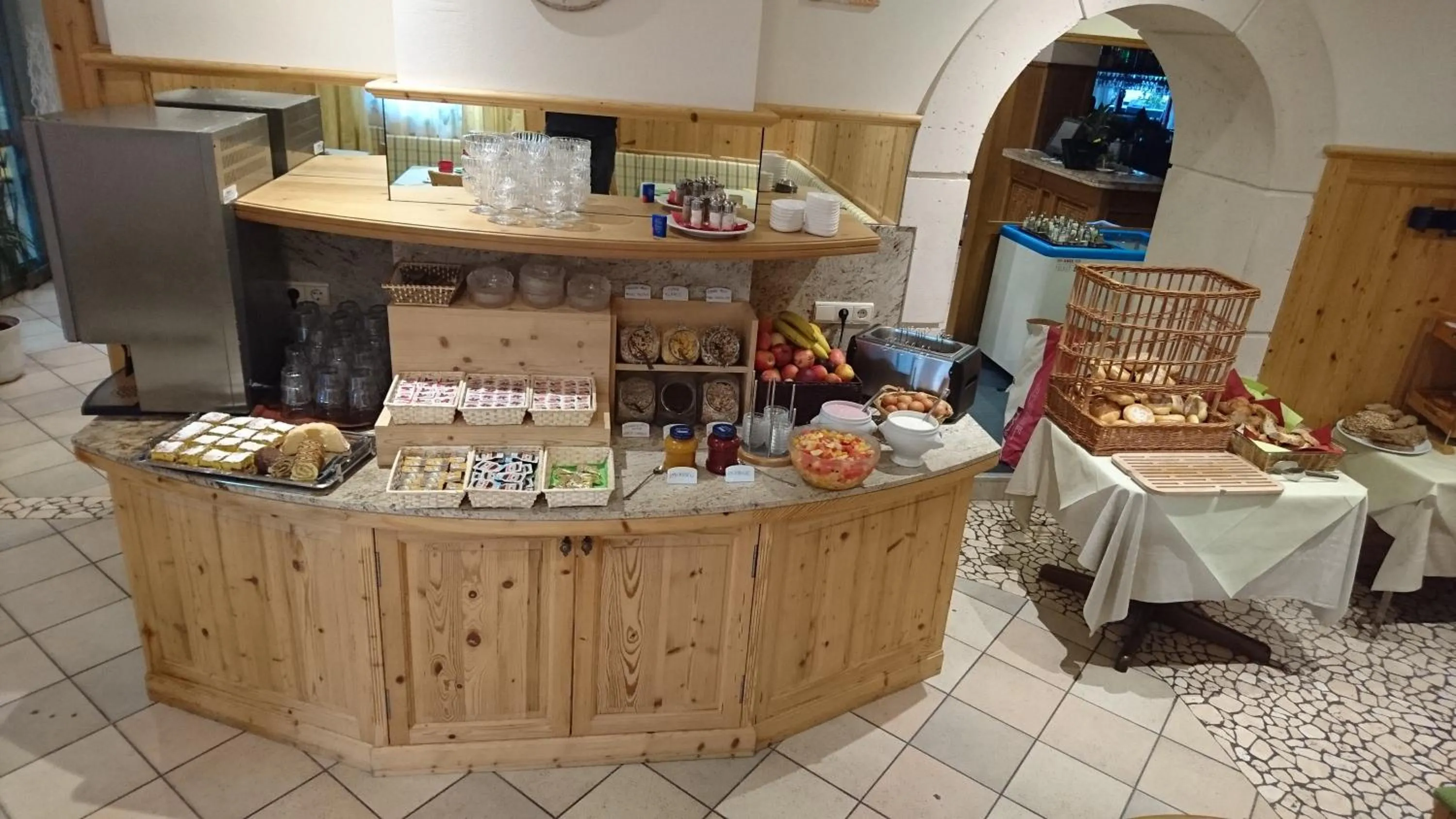 Continental breakfast in Hotel Stamserhof