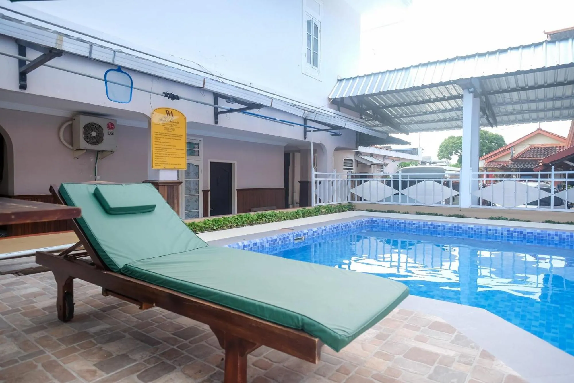 Pool view in RedDoorz @ Mantrijeron 2