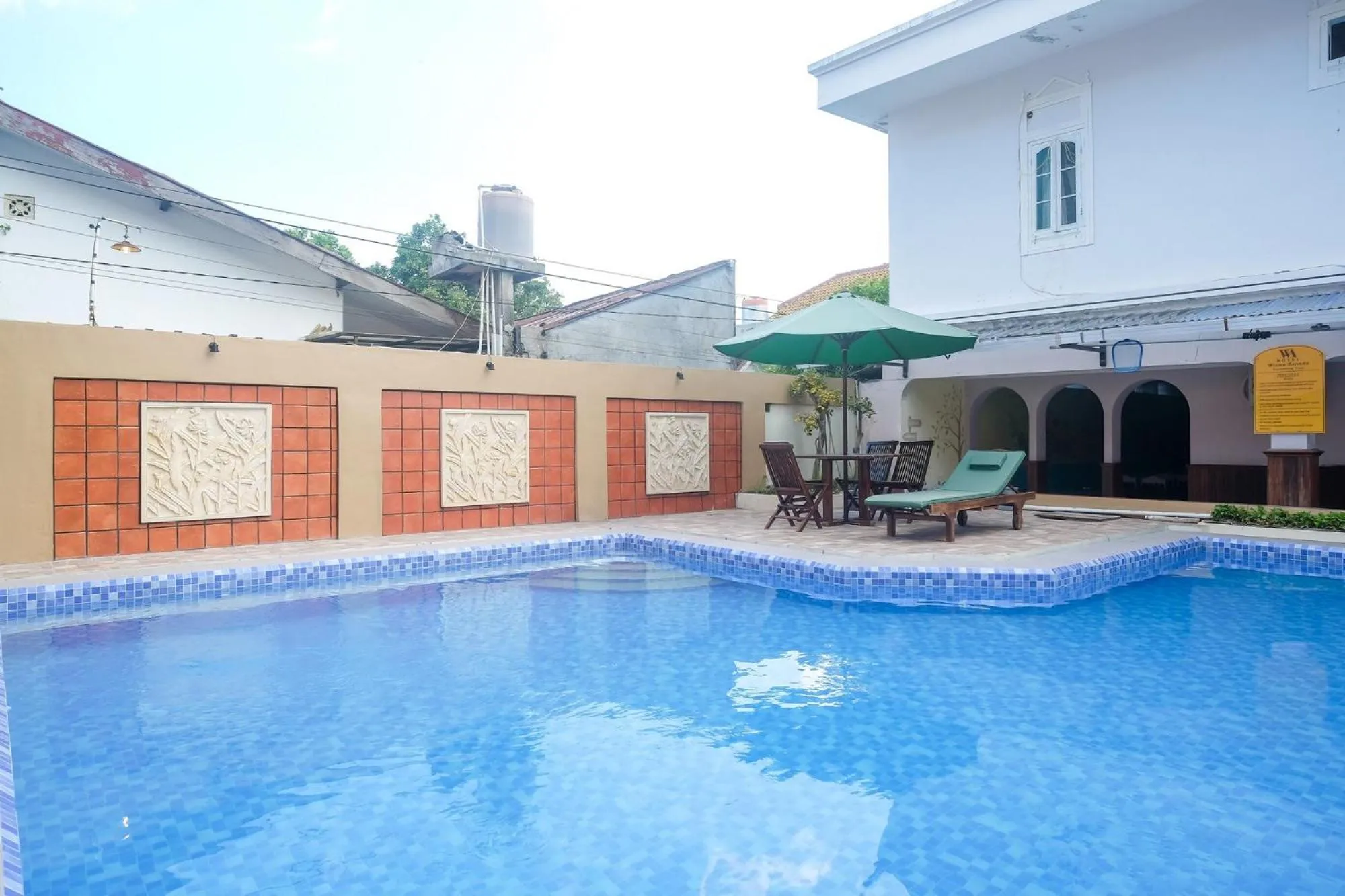 Pool view in RedDoorz @ Mantrijeron 2