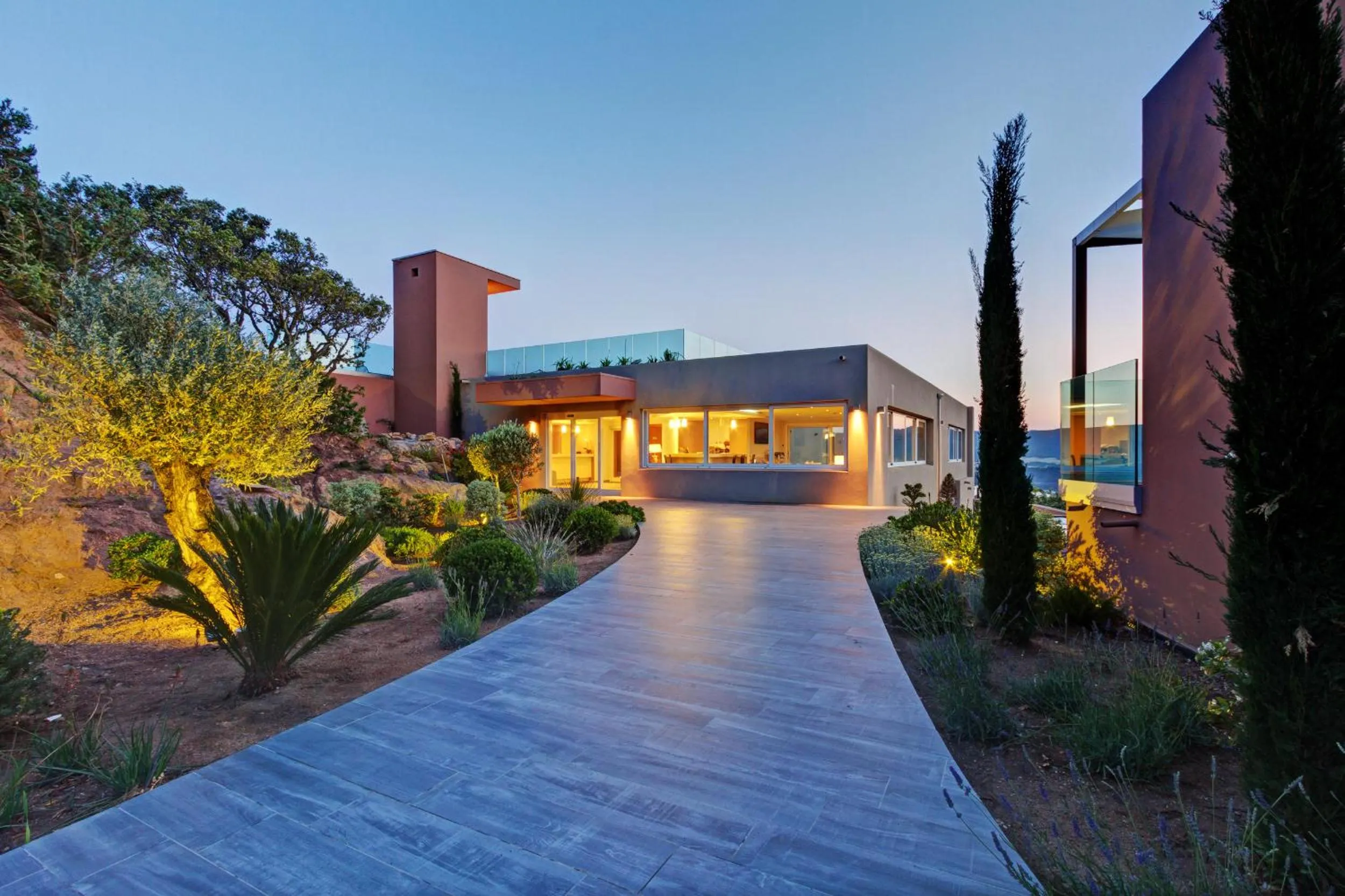 Facade/entrance in Hotel Carre Noir