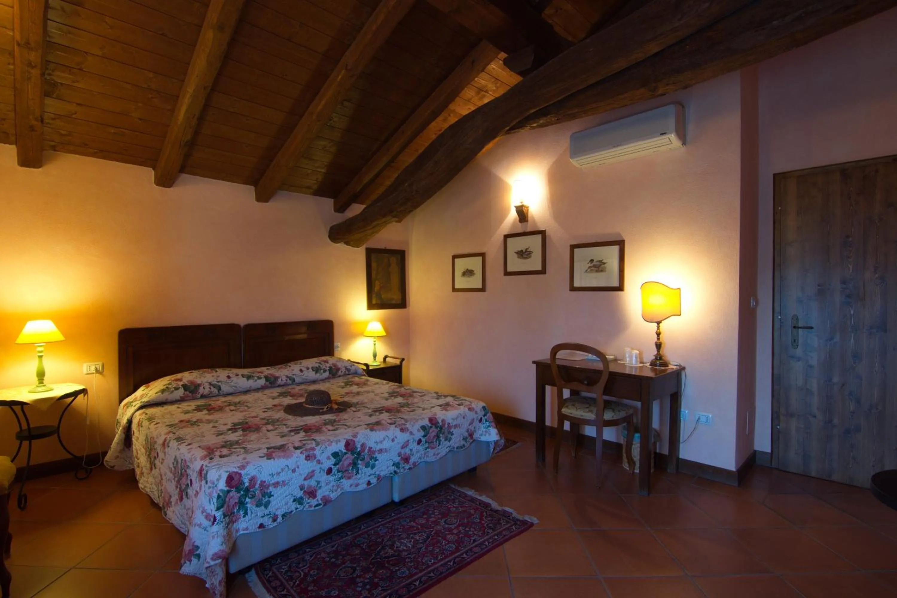 Bedroom, Bed in Agriturismo La Cascinetta