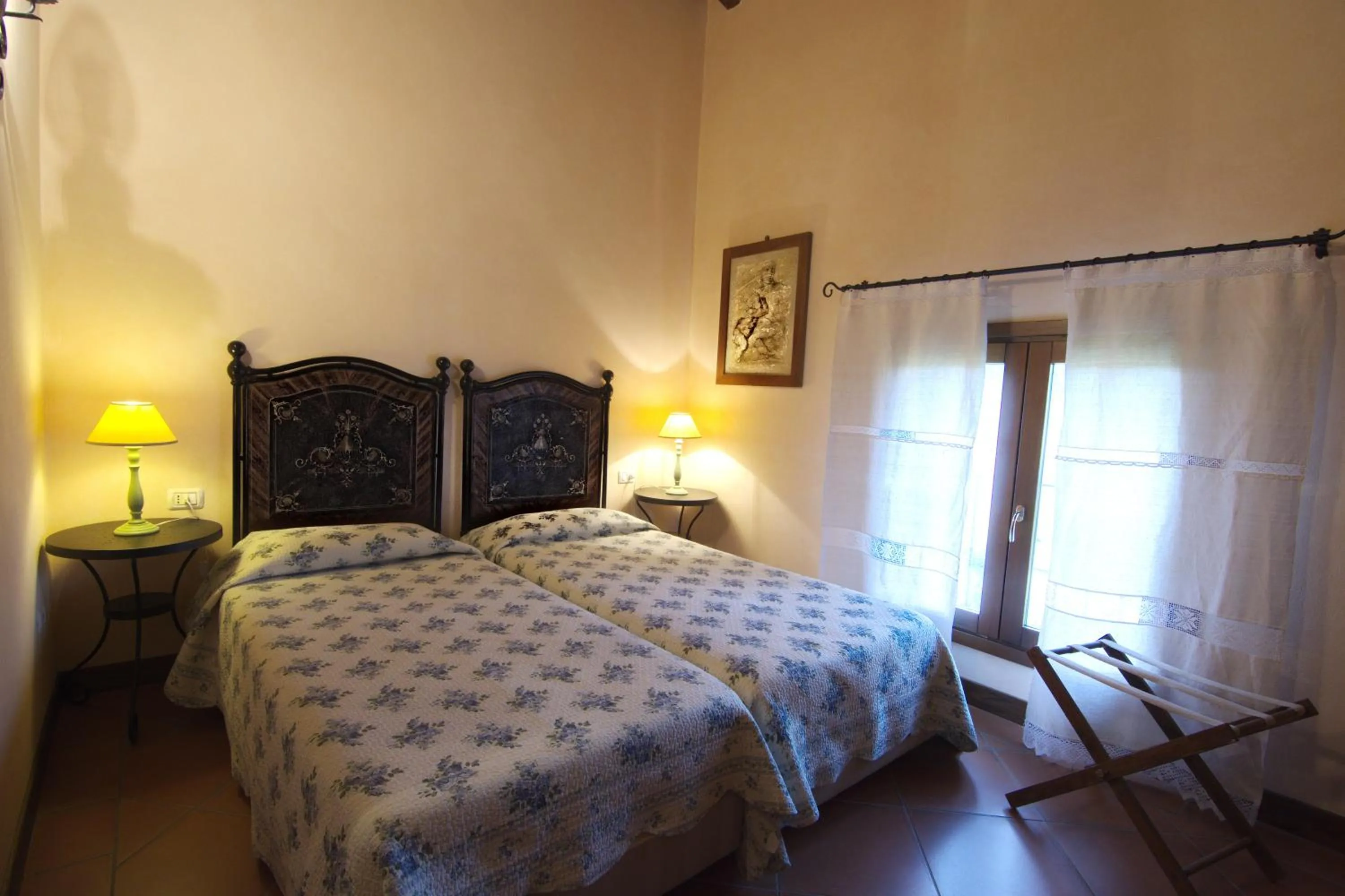 Garden view, Bed in Agriturismo La Cascinetta