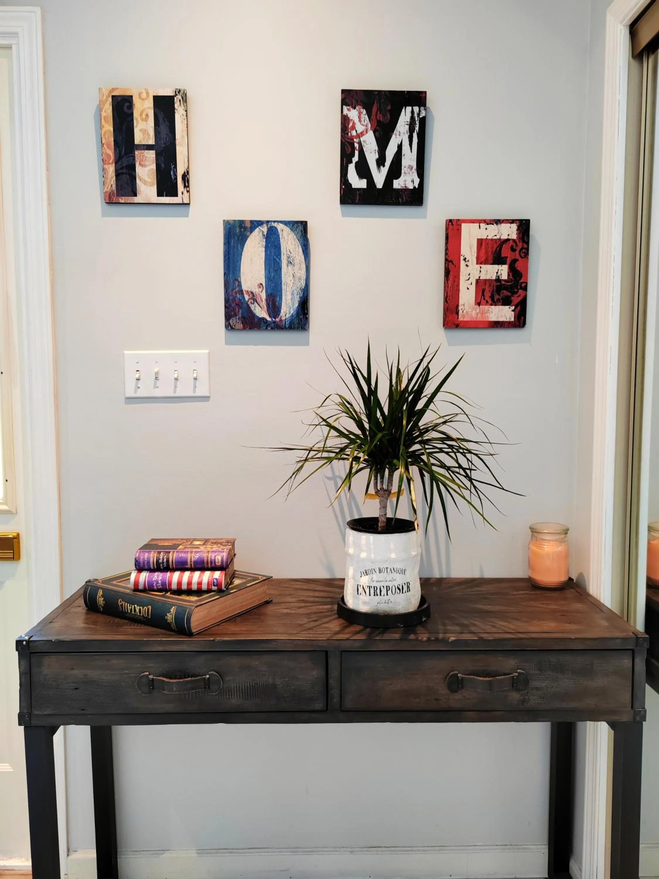 Text overlay in Bed Plus YVR