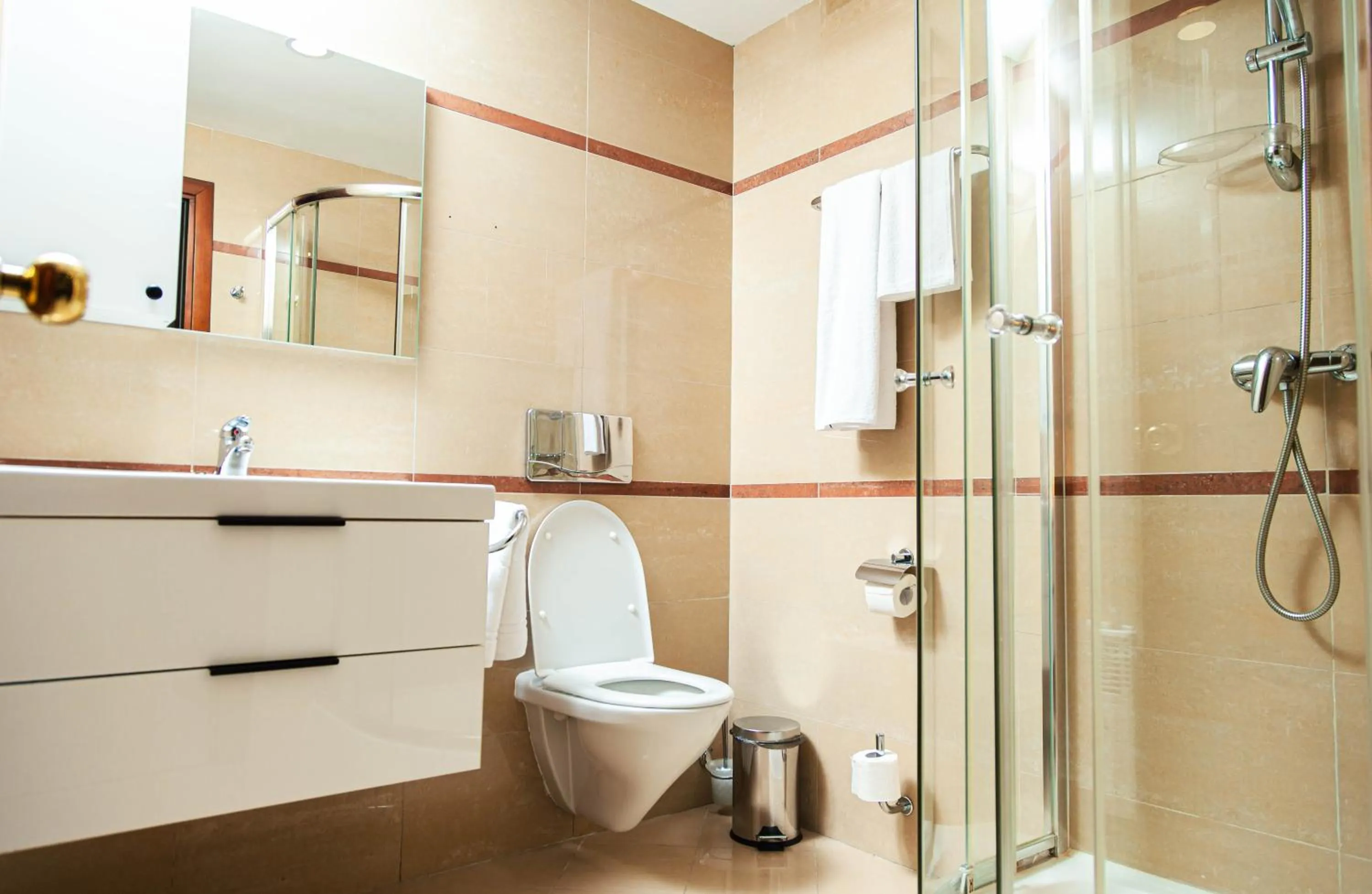 Shower in Chagala Bautino Hotel