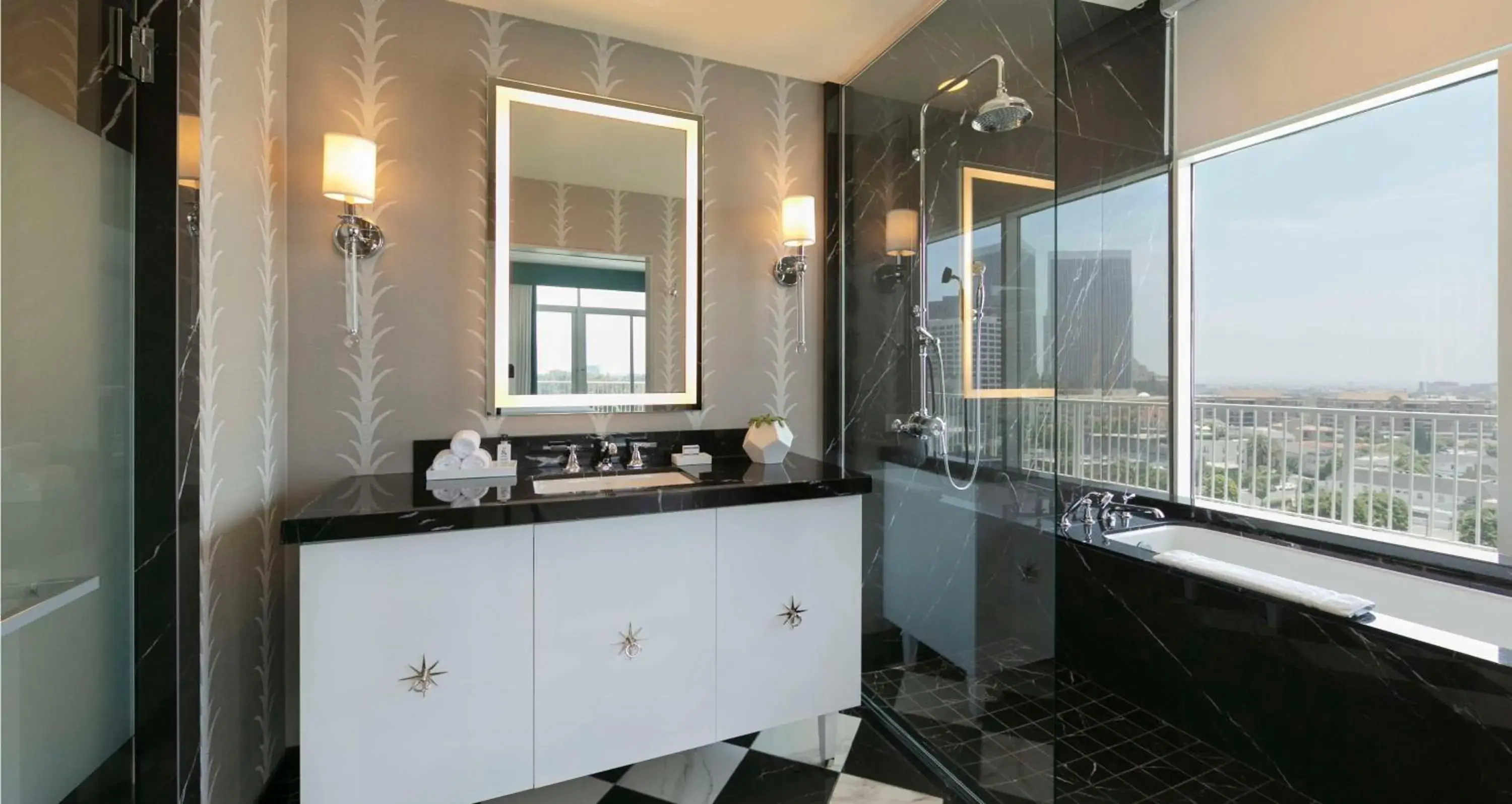 Penthouse Suite in The Beverly Hilton Penthouse Suite in The Beverly Hilton