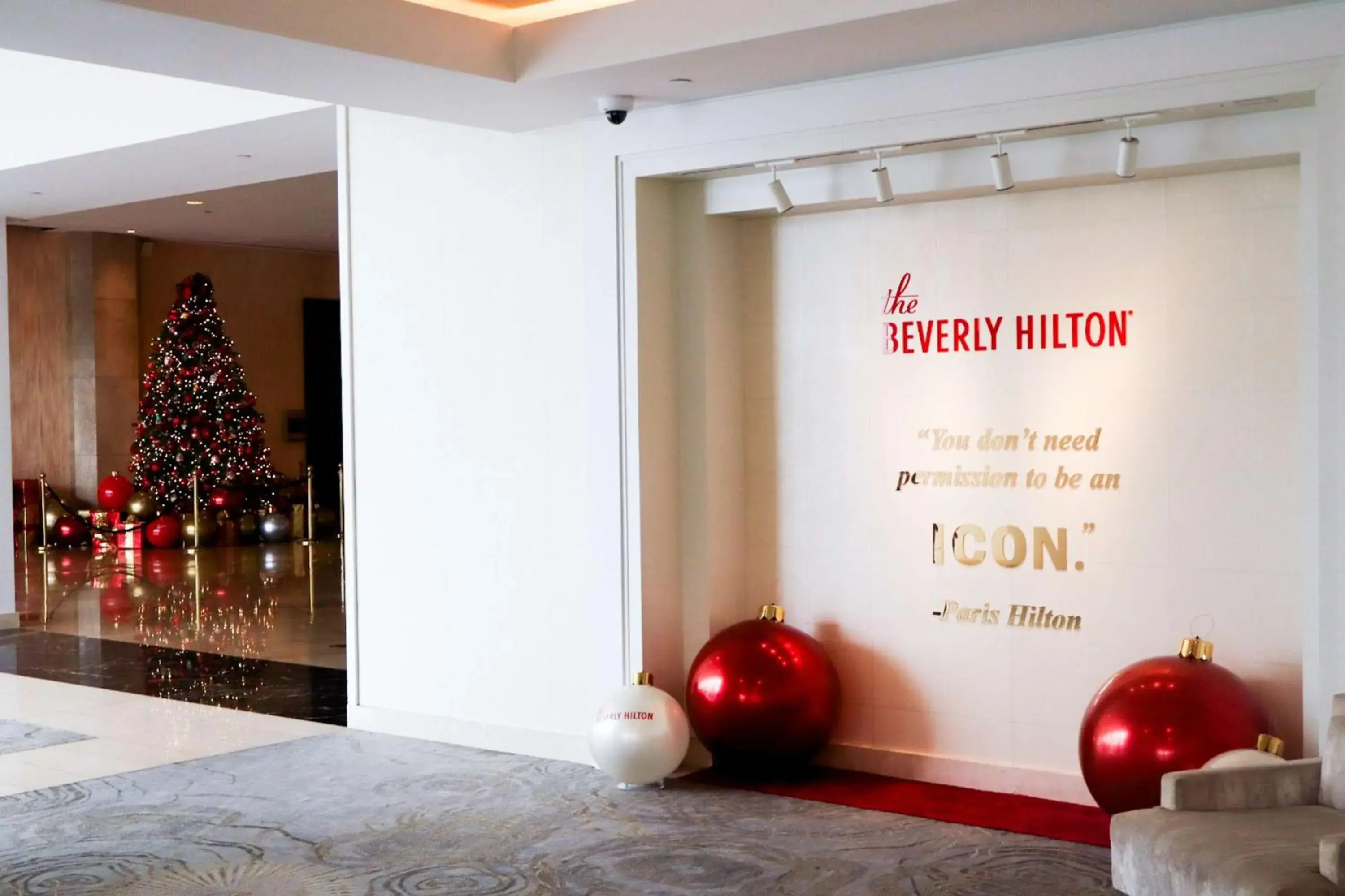Lobby or reception, Bed in The Beverly Hilton Lobby or reception, Bed in The Beverly Hilton