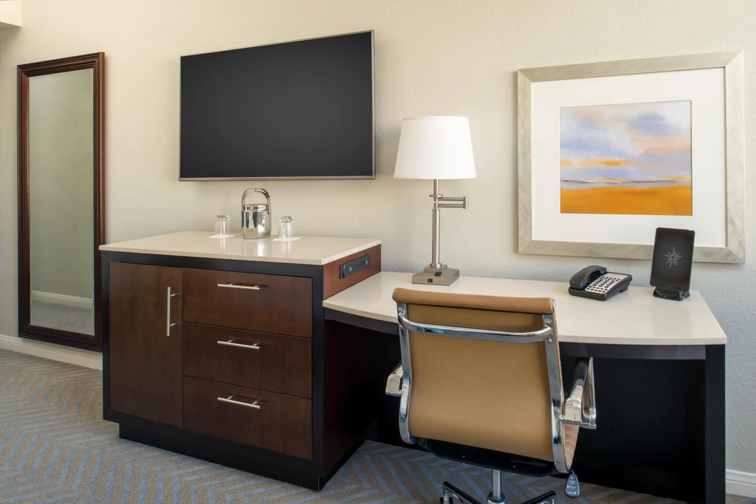 TV and multimedia in The Beverly Hilton