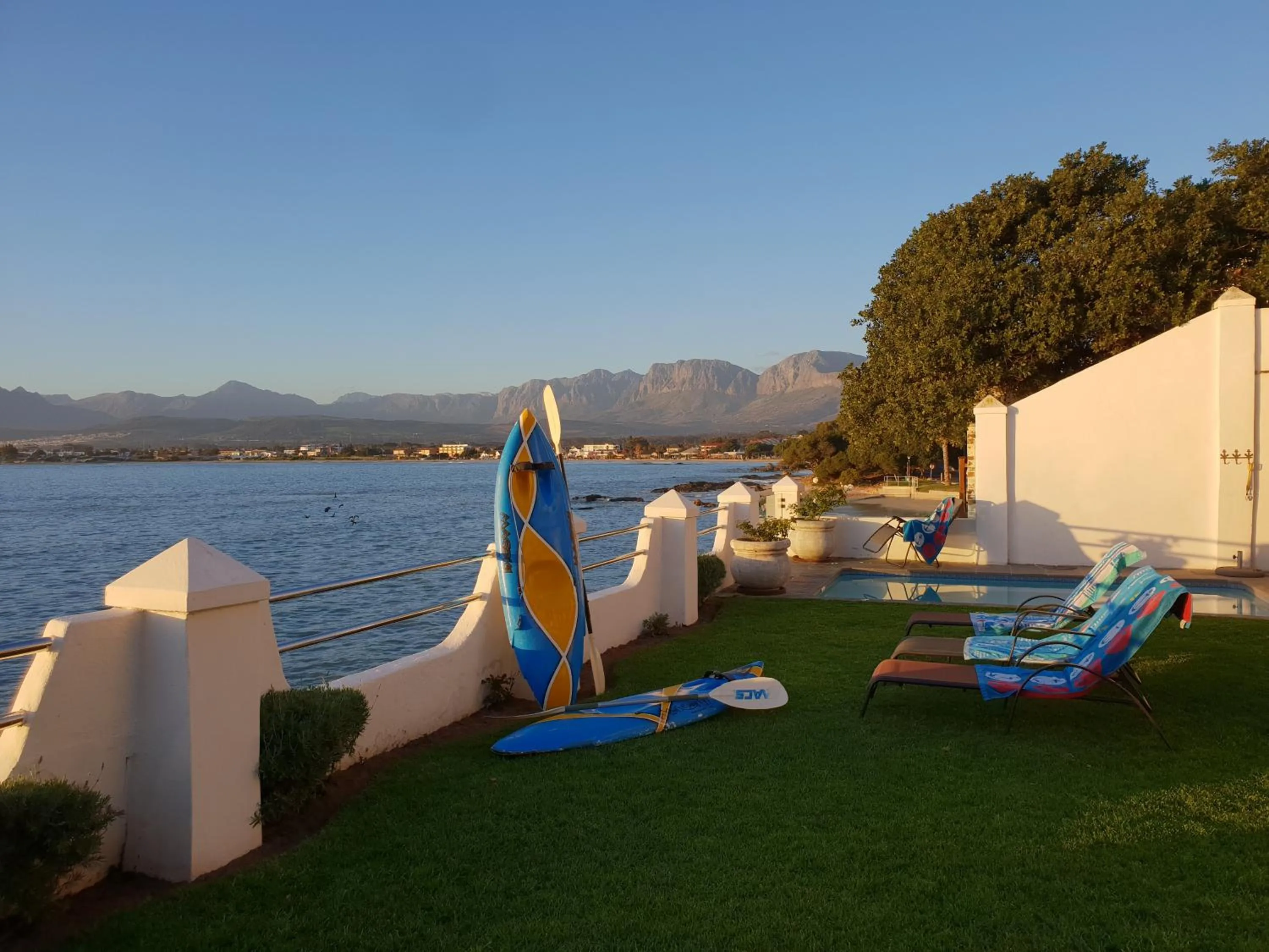 Westbank Private Beach Villa, 4 Bedrooms, Private pool, on the Beach!