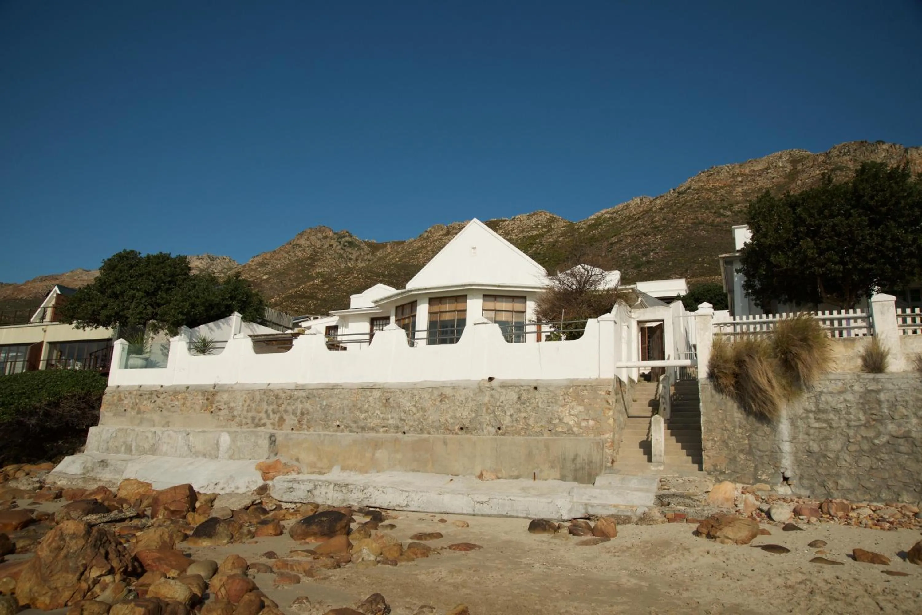 Westbank Private Beach Villa, 4 Bedrooms, Private pool, on the Beach!
