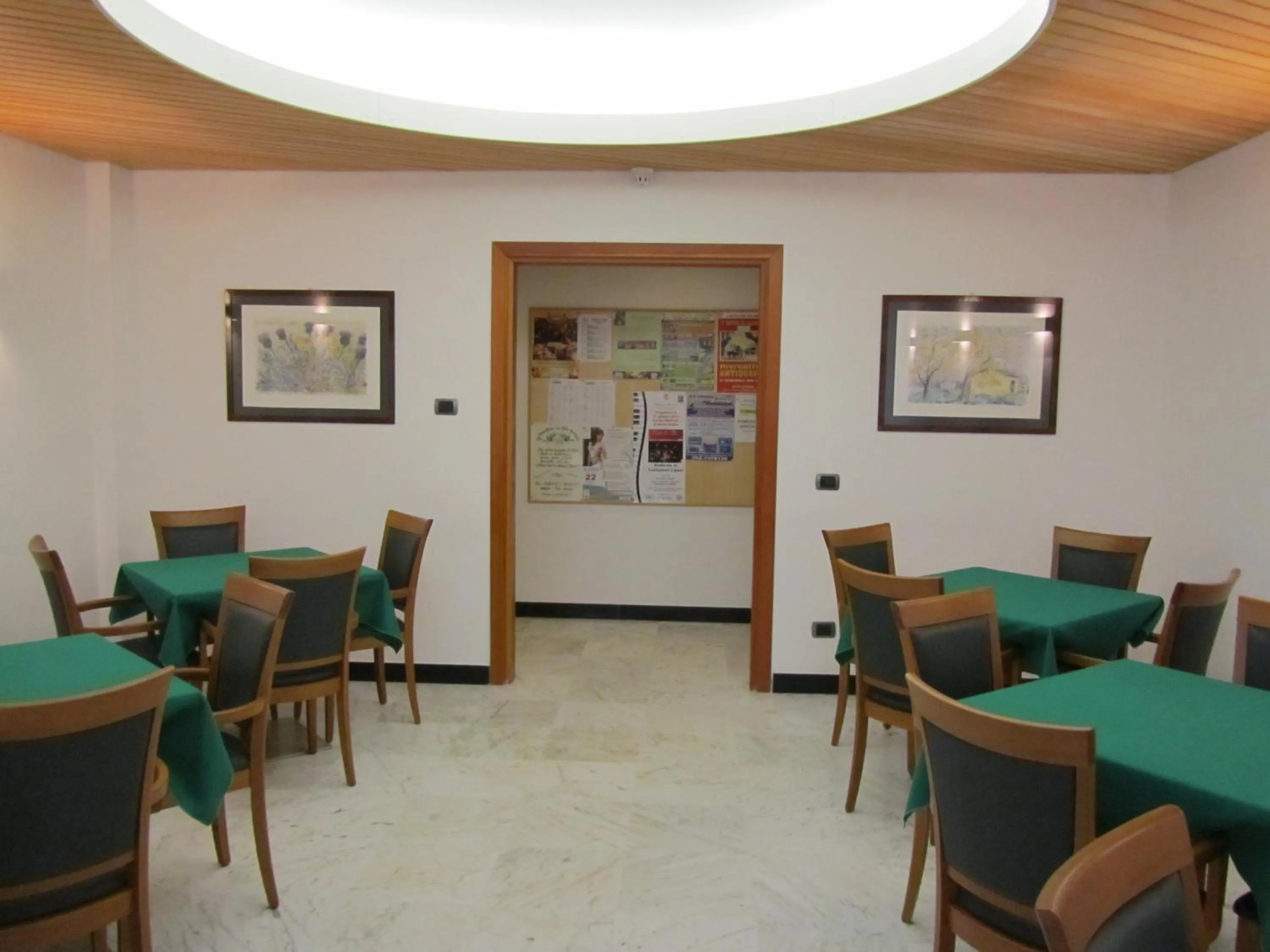 Communal lounge/ TV room in LVG Hotel Collection - Majestic