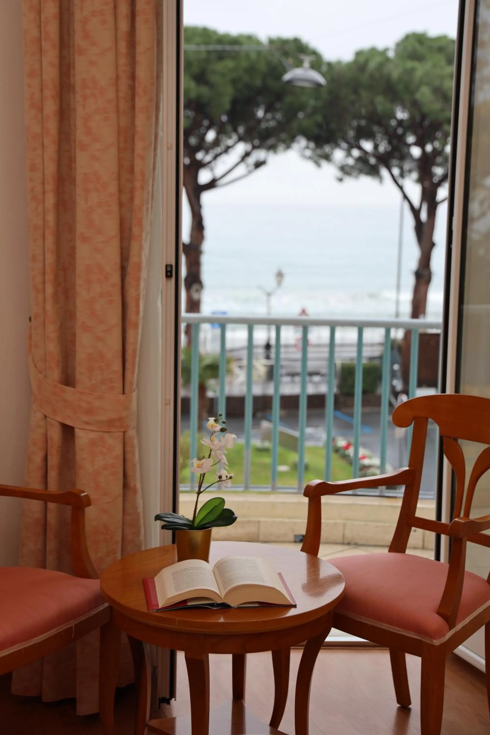 Patio in LVG Hotel Collection - Majestic