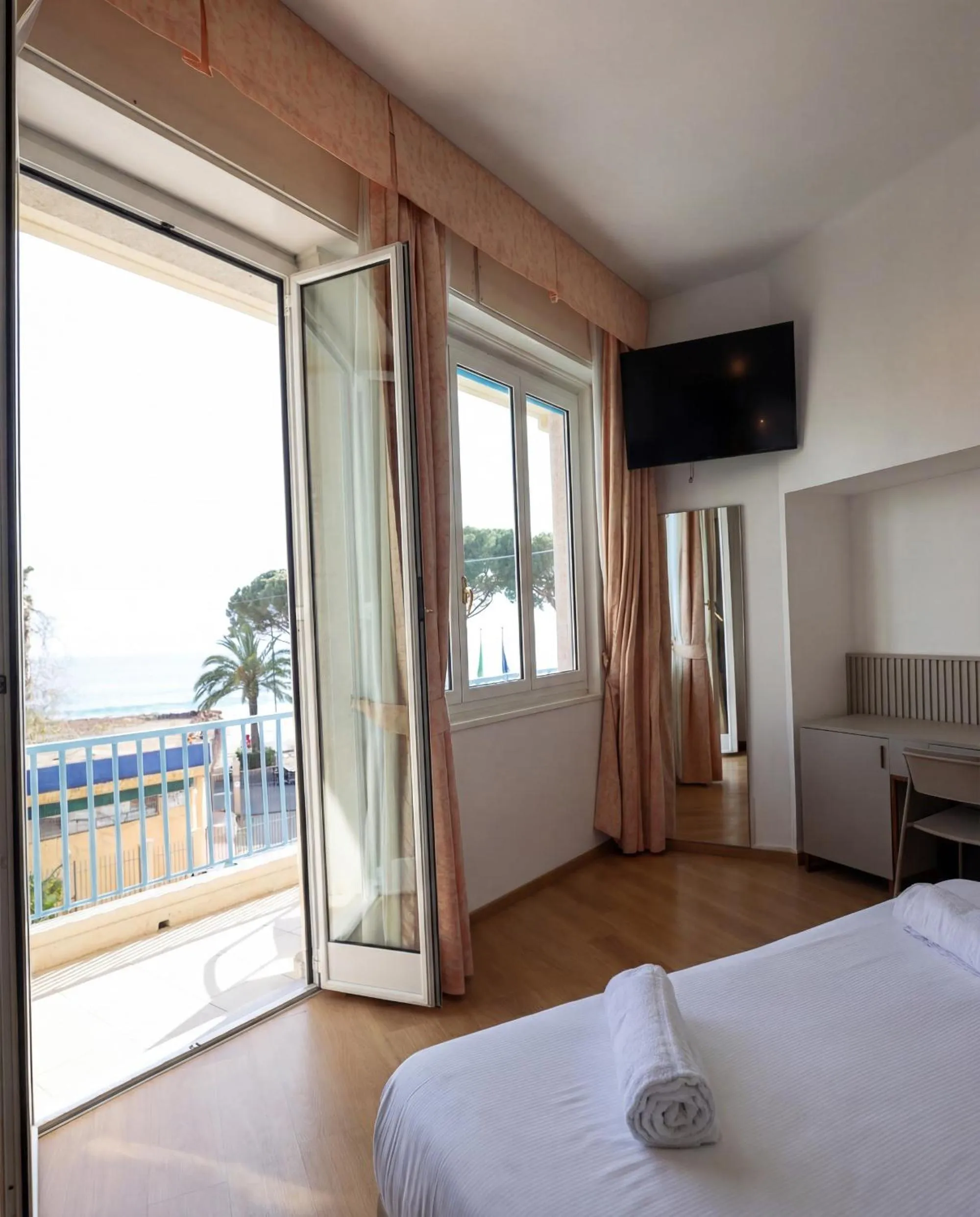 Bed in LVG Hotel Collection - Majestic