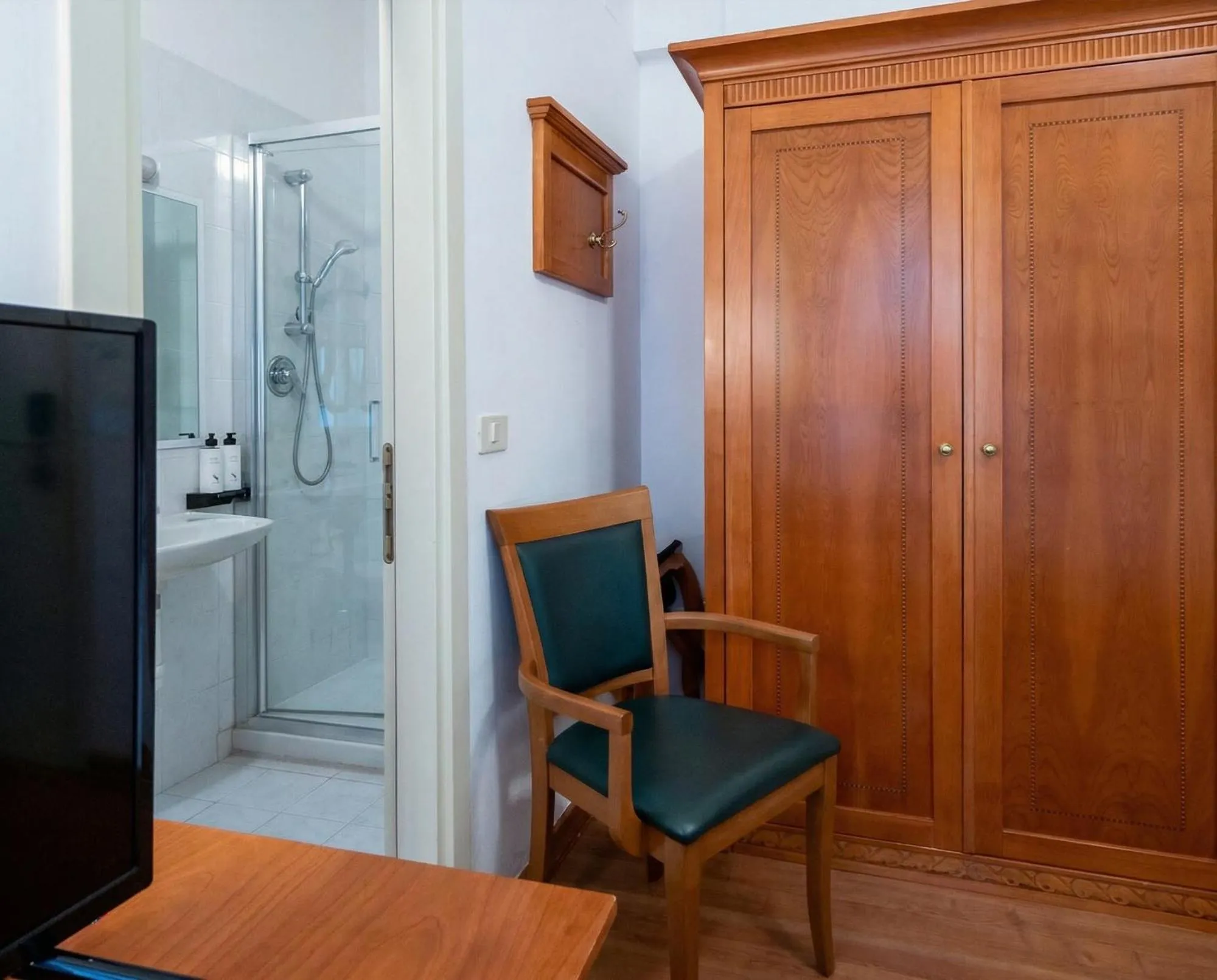 Shower in LVG Hotel Collection - Majestic