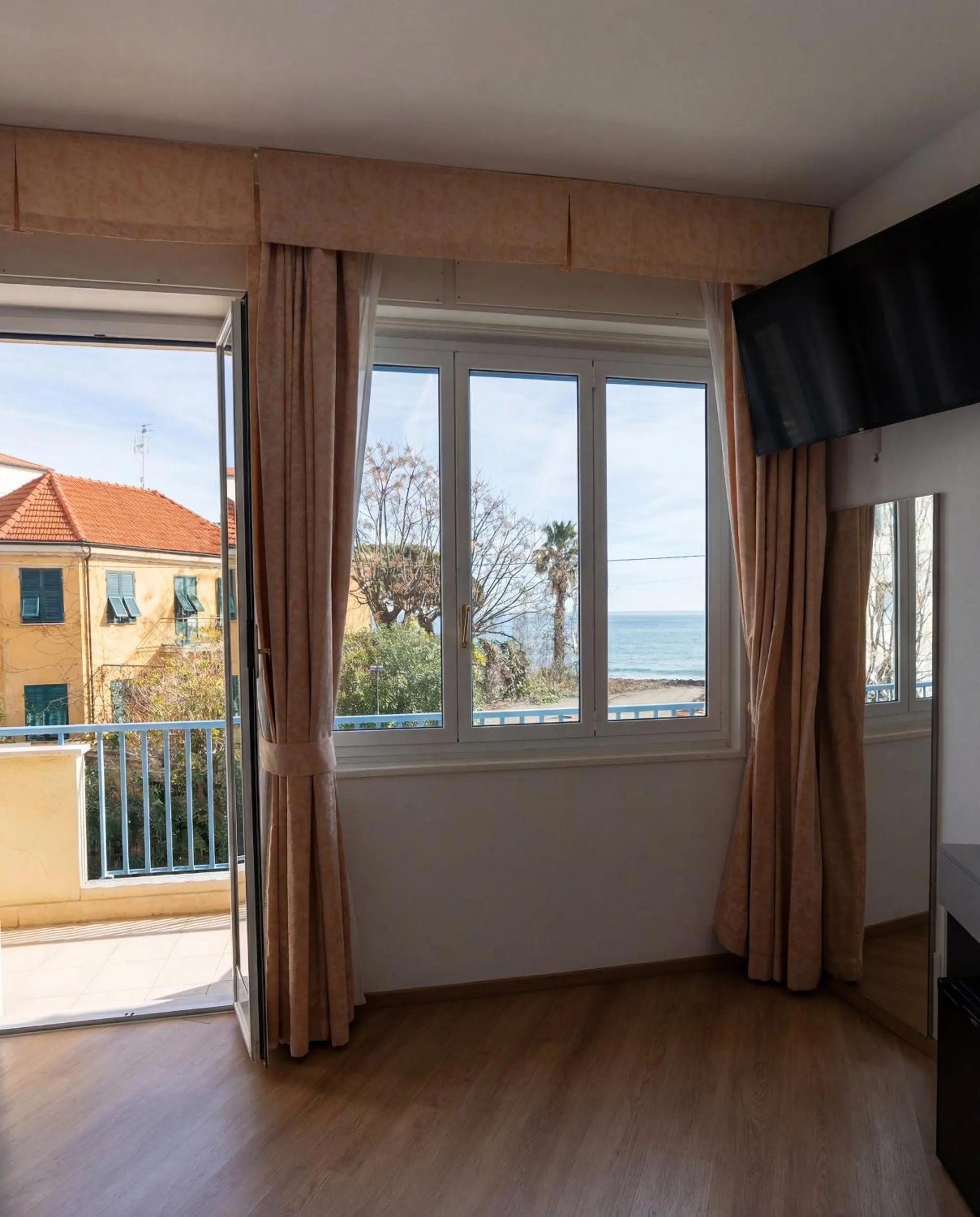 Day in LVG Hotel Collection - Majestic