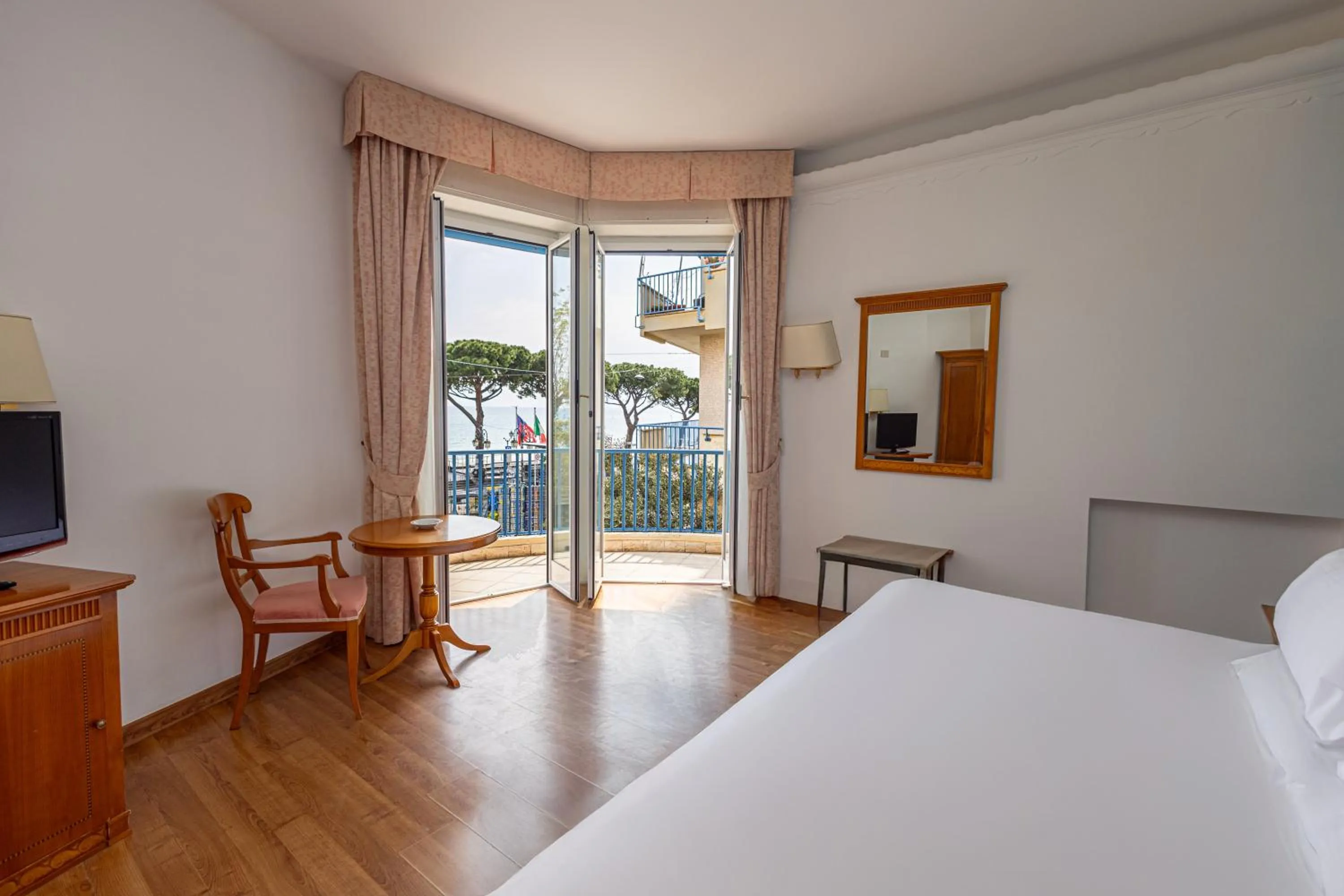 Bed in LVG Hotel Collection - Majestic