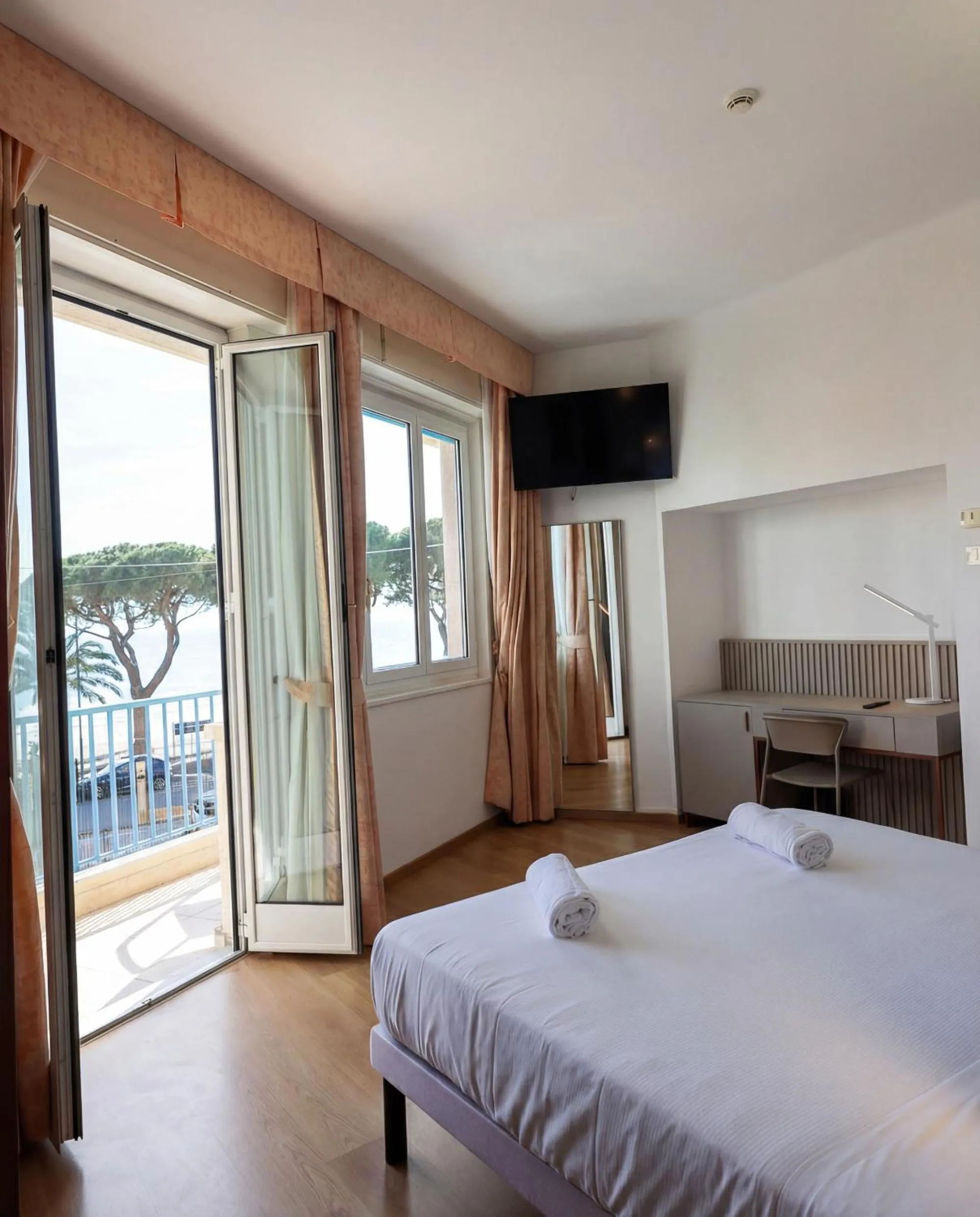 Bed in LVG Hotel Collection - Majestic