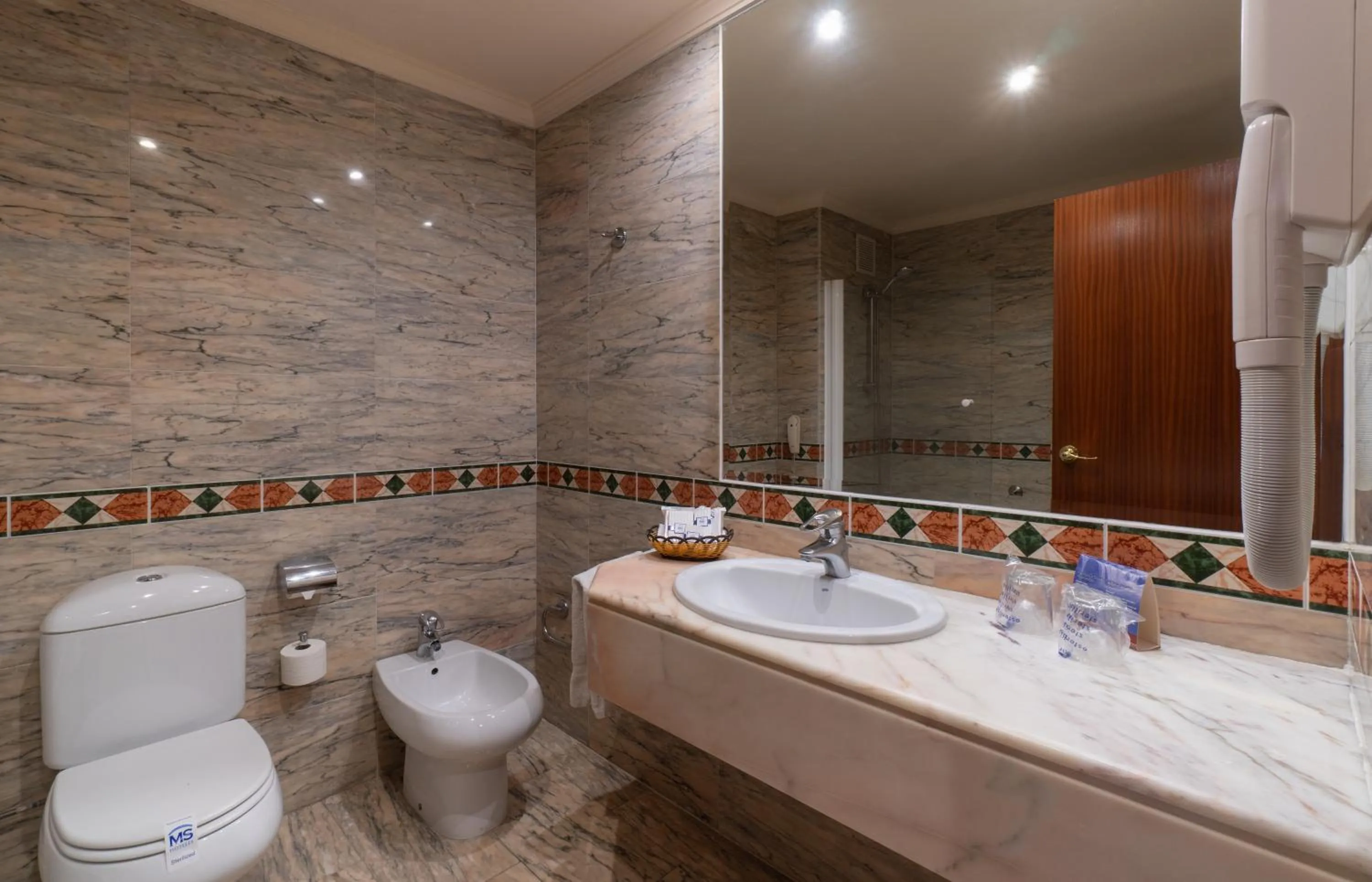 Bathroom in MS Amaragua