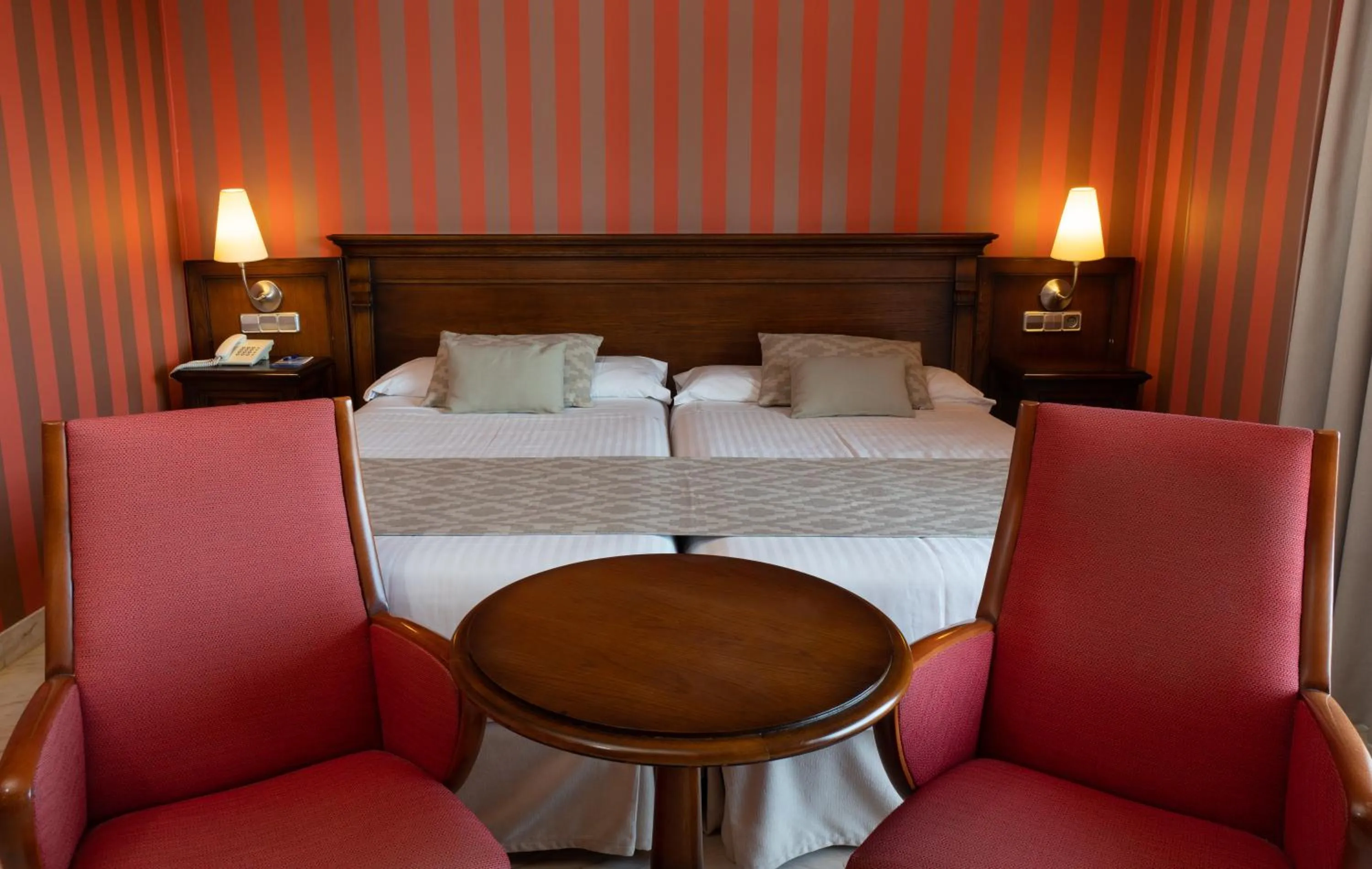 Photo of the whole room, Bed in MS Amaragua