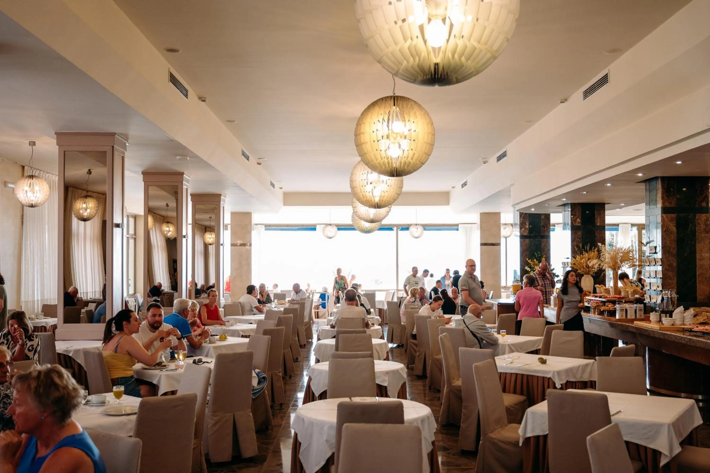 Breakfast in MS Amaragua