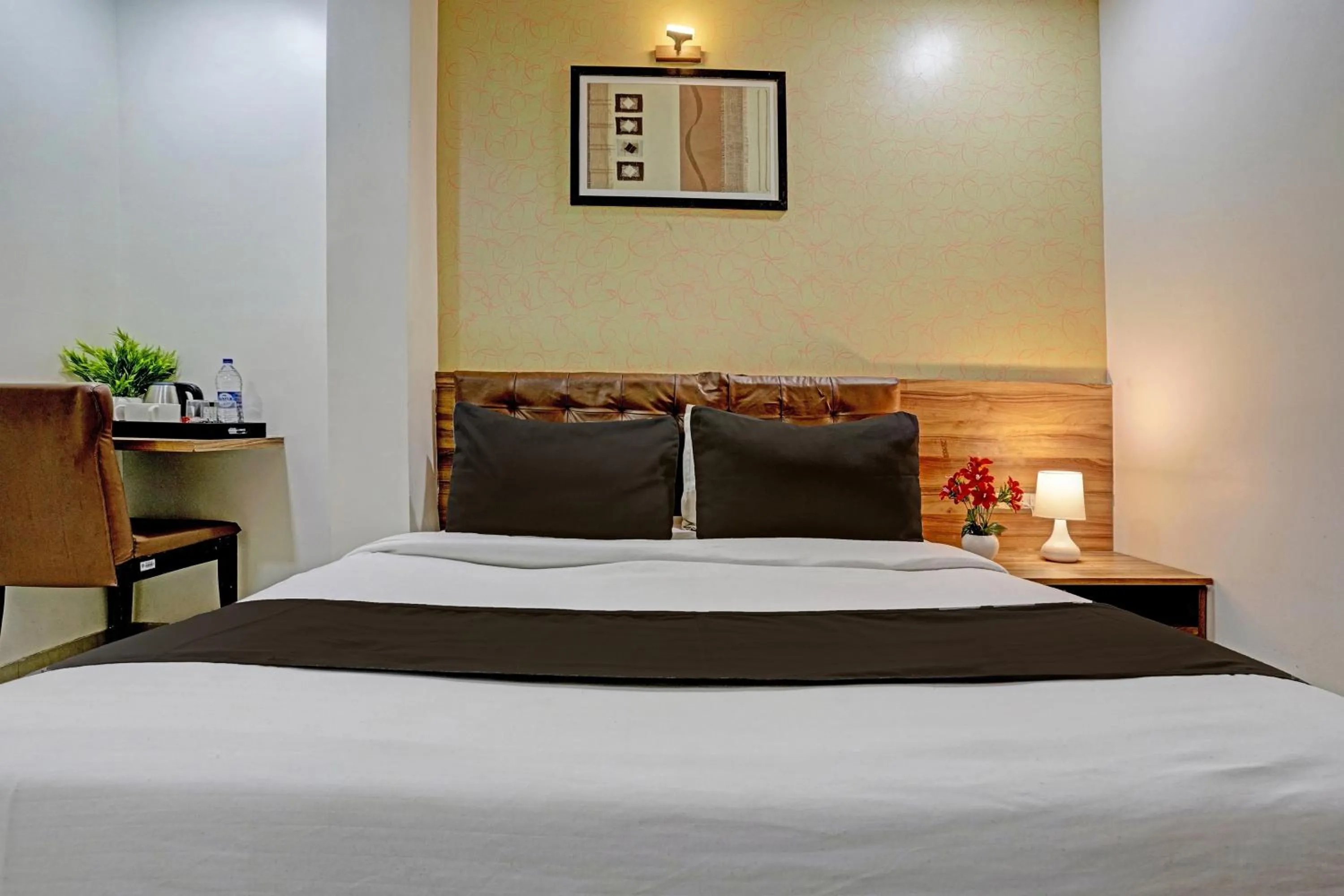 Bedroom, Bed in Hotel O Blue Inn Residence Near R City Mall