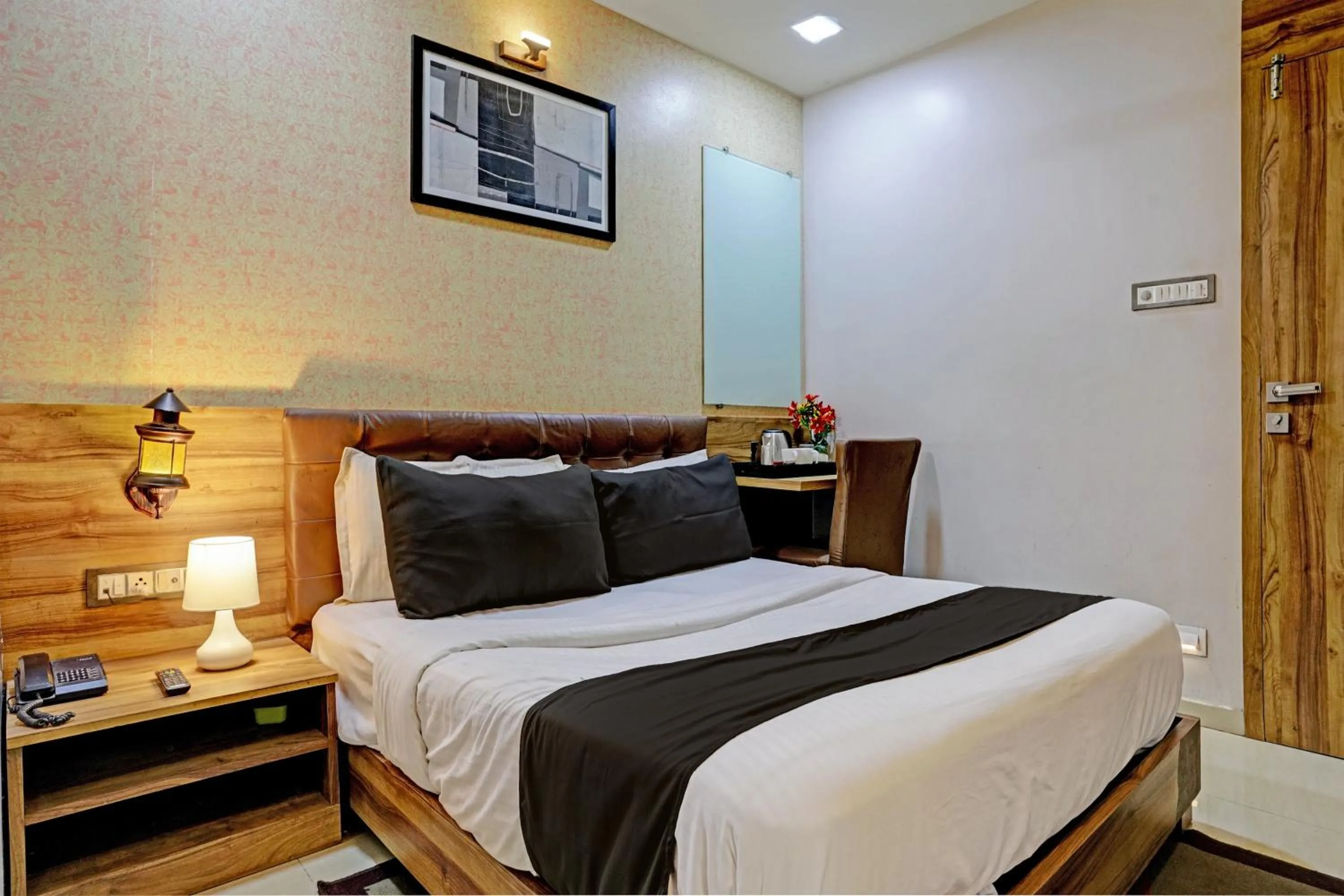 Bedroom, Bed in Hotel O Blue Inn Residence Near R City Mall