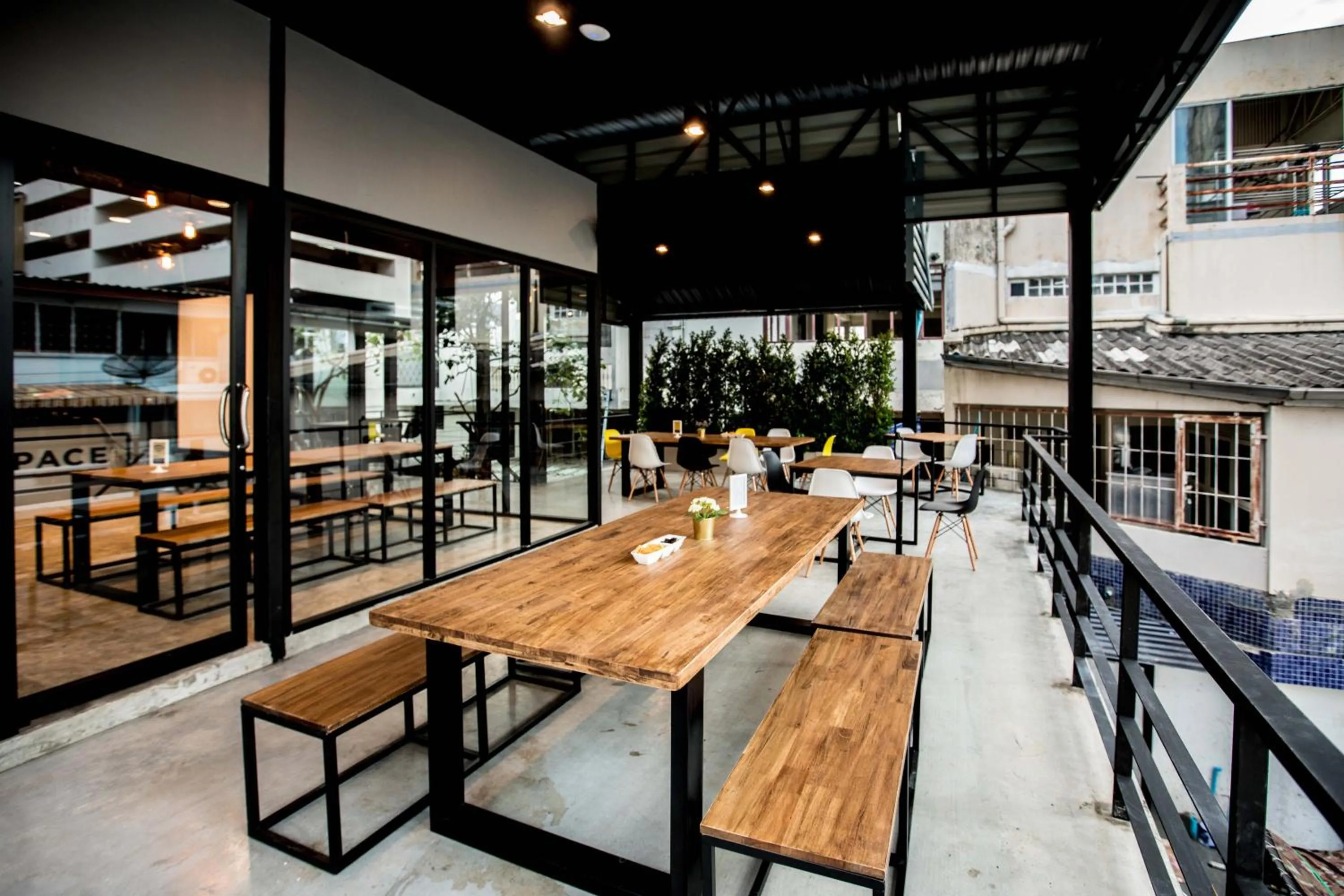 Restaurant/places to eat in the CAPSULE by UnionSPACE