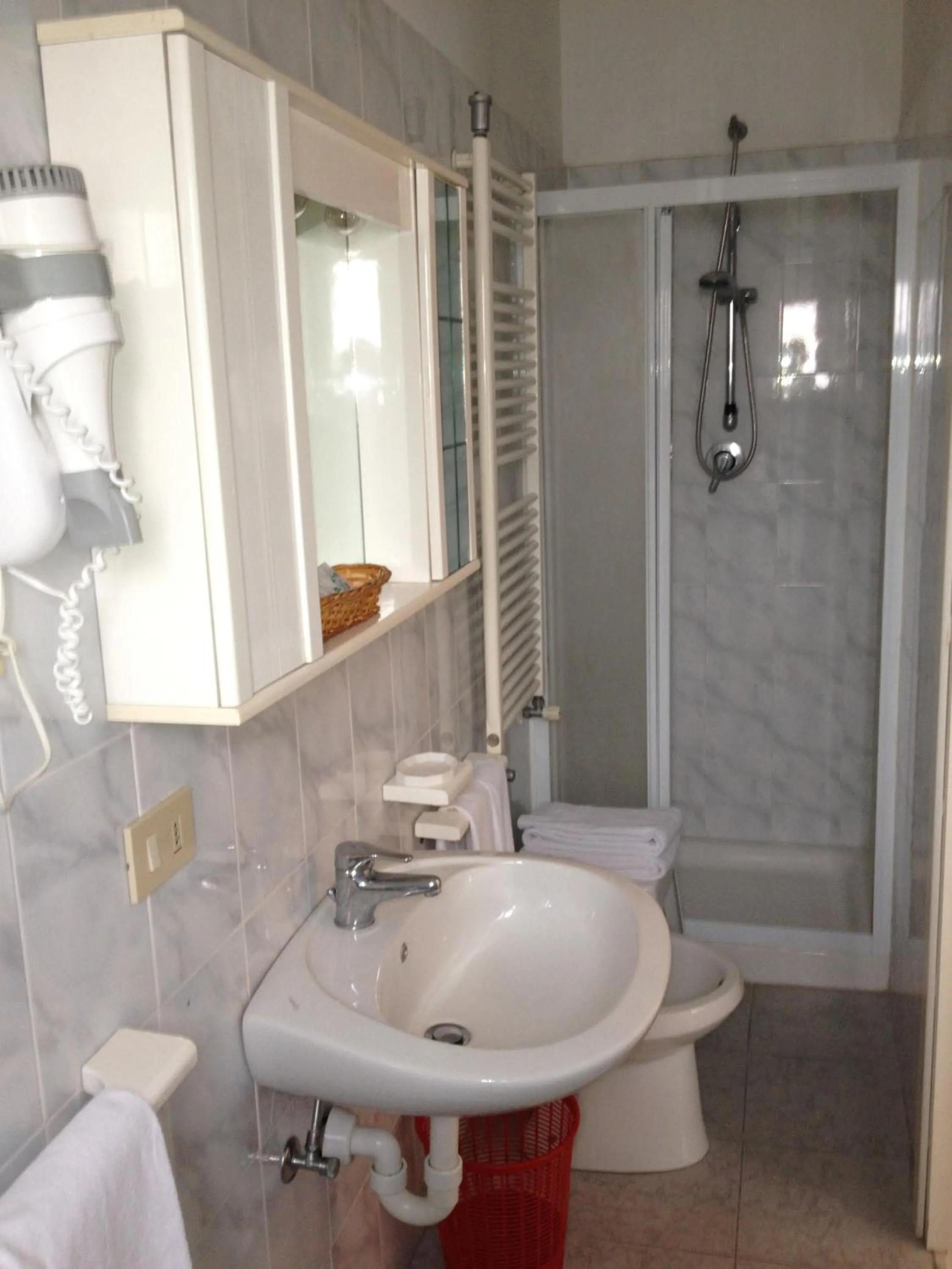 Bathroom in Albergo Anita Alassio